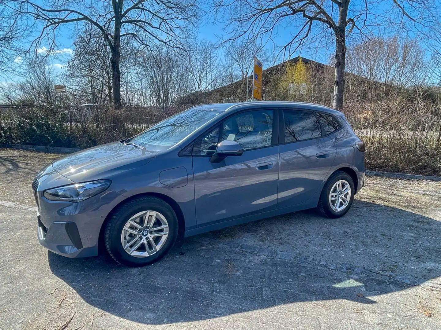 BMW 225 225e xDrive Active Tourer-Sparkling Kupfergrau Met Gri - 1
