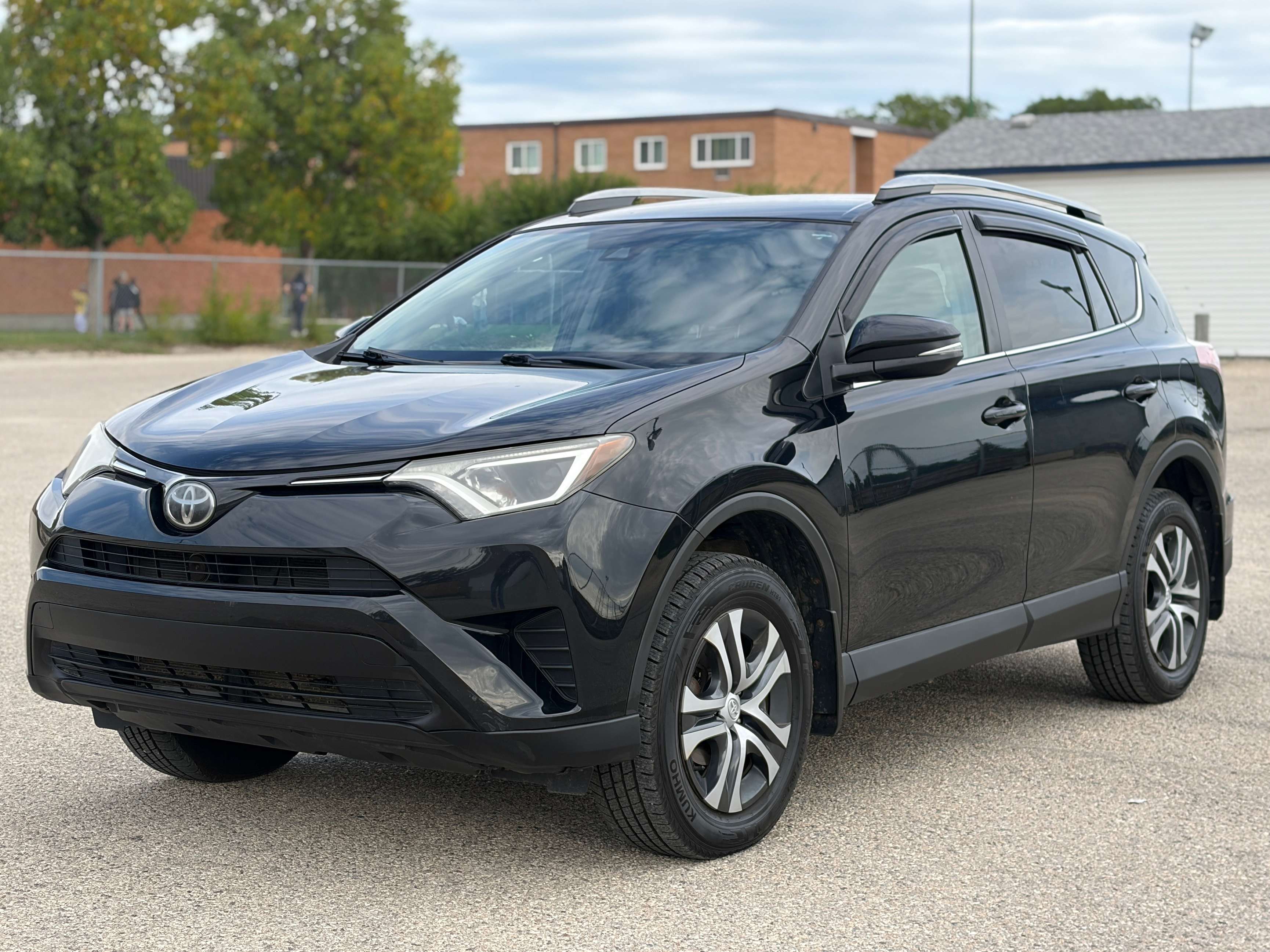 2017 Toyota RAV4 LE | AWD | Backup Camera