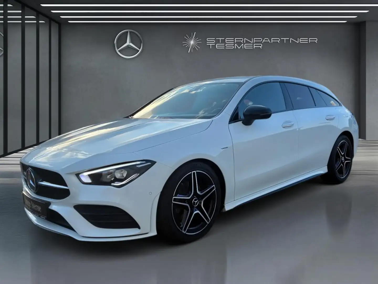 Mercedes-Benz CLA 220 d 4M SB AMG Burmester AHK Night Edition Weiß - 1