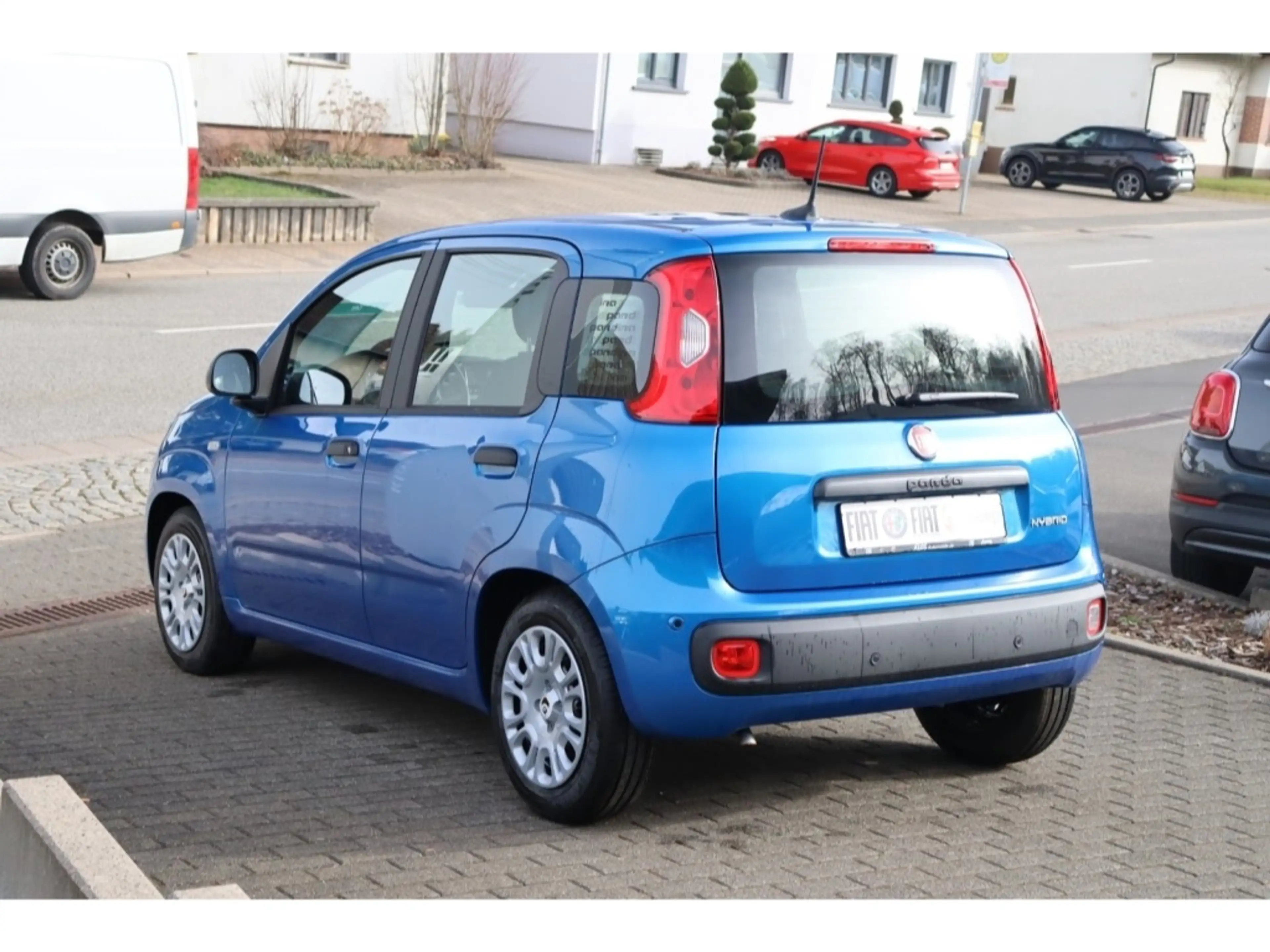 Fiat New Panda PANDA ICON HYBRID 1.0 GSE 65PS PDC RADIO 5-SITZER — photo 5