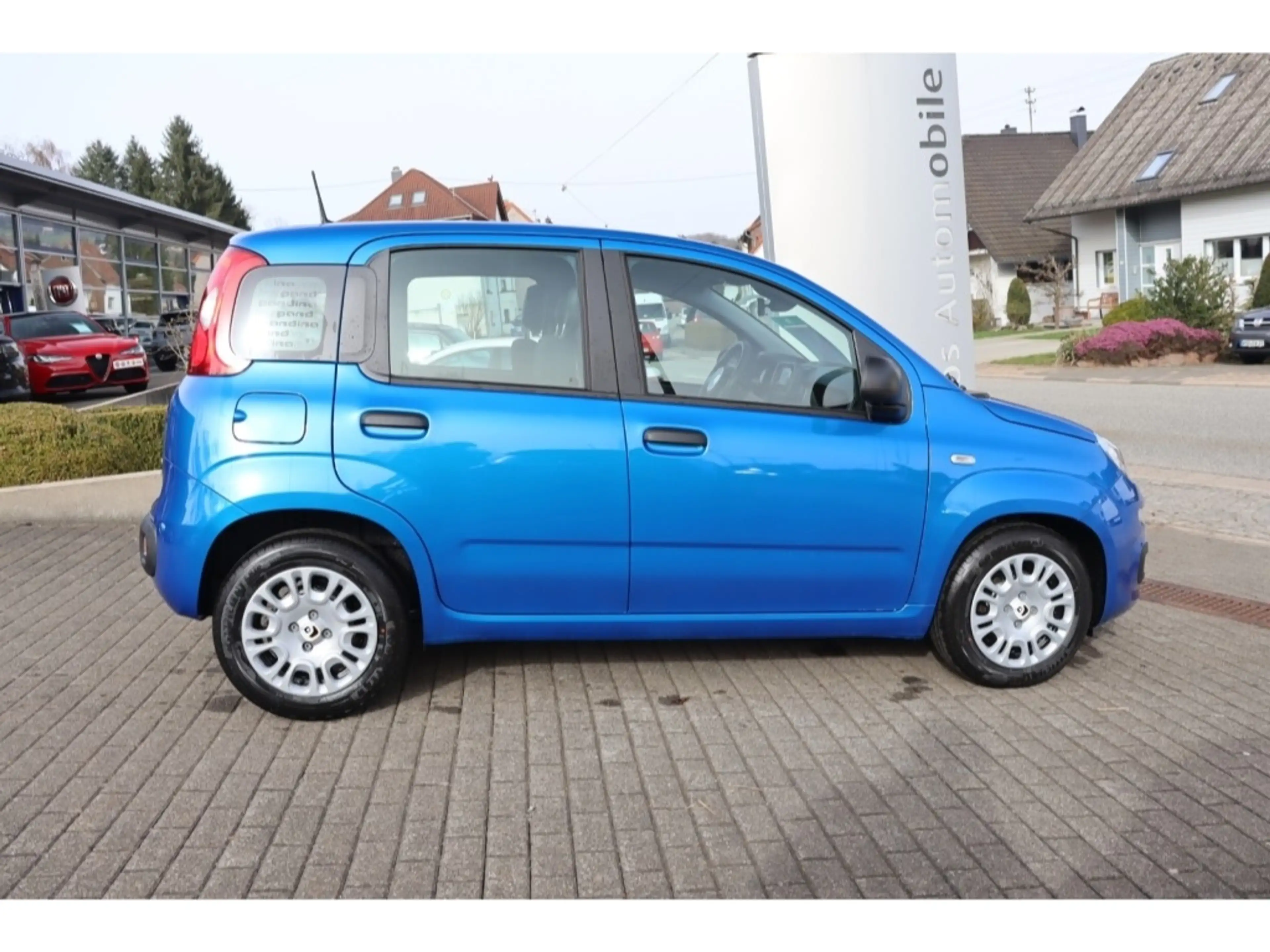 Fiat New Panda PANDA ICON HYBRID 1.0 GSE 65PS PDC RADIO 5-SITZER — photo 2