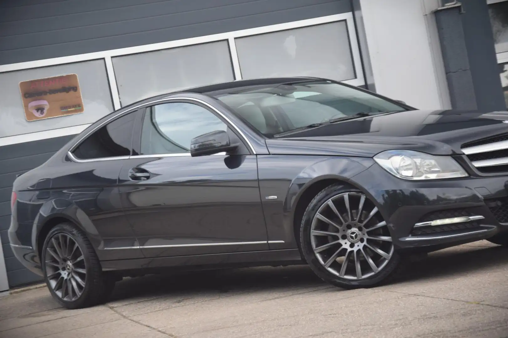 Mercedes-Benz C 250 Coupé Noir - 2