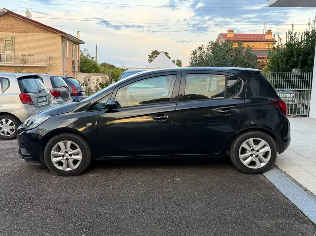 Opel Corsa view 3
