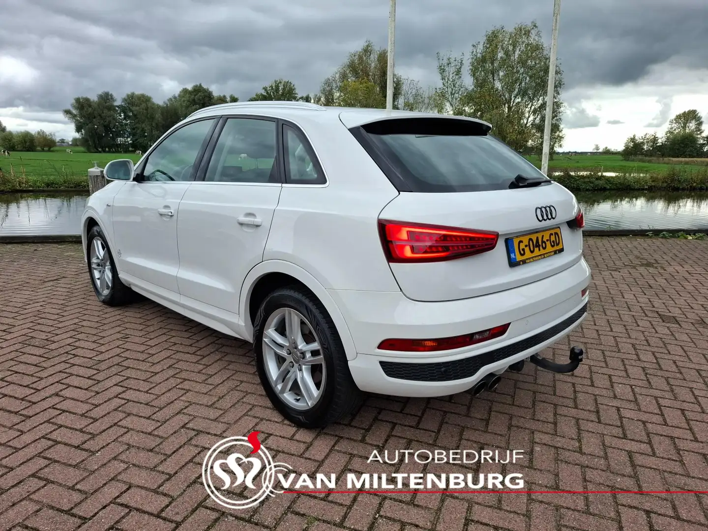 Audi Q3 1.4 TFSI CoD Sport Pro Line S Clima Cruise Trekhaa Wit - 2
