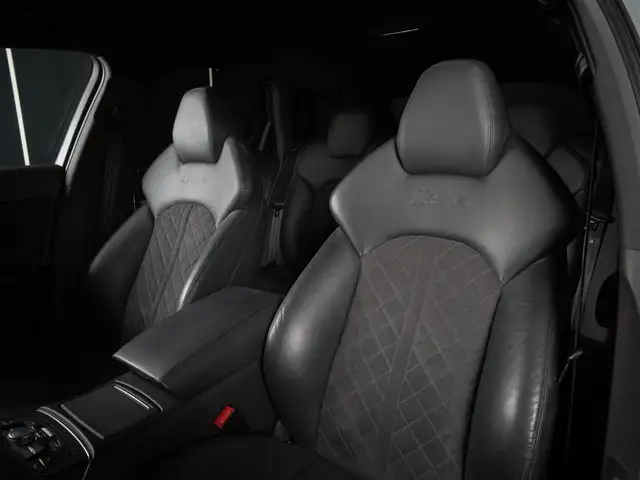 Audi RS6 view 12