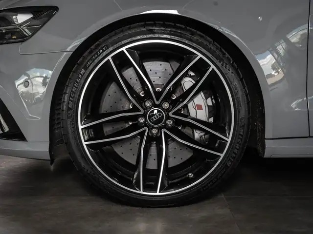 Audi RS6 view 4