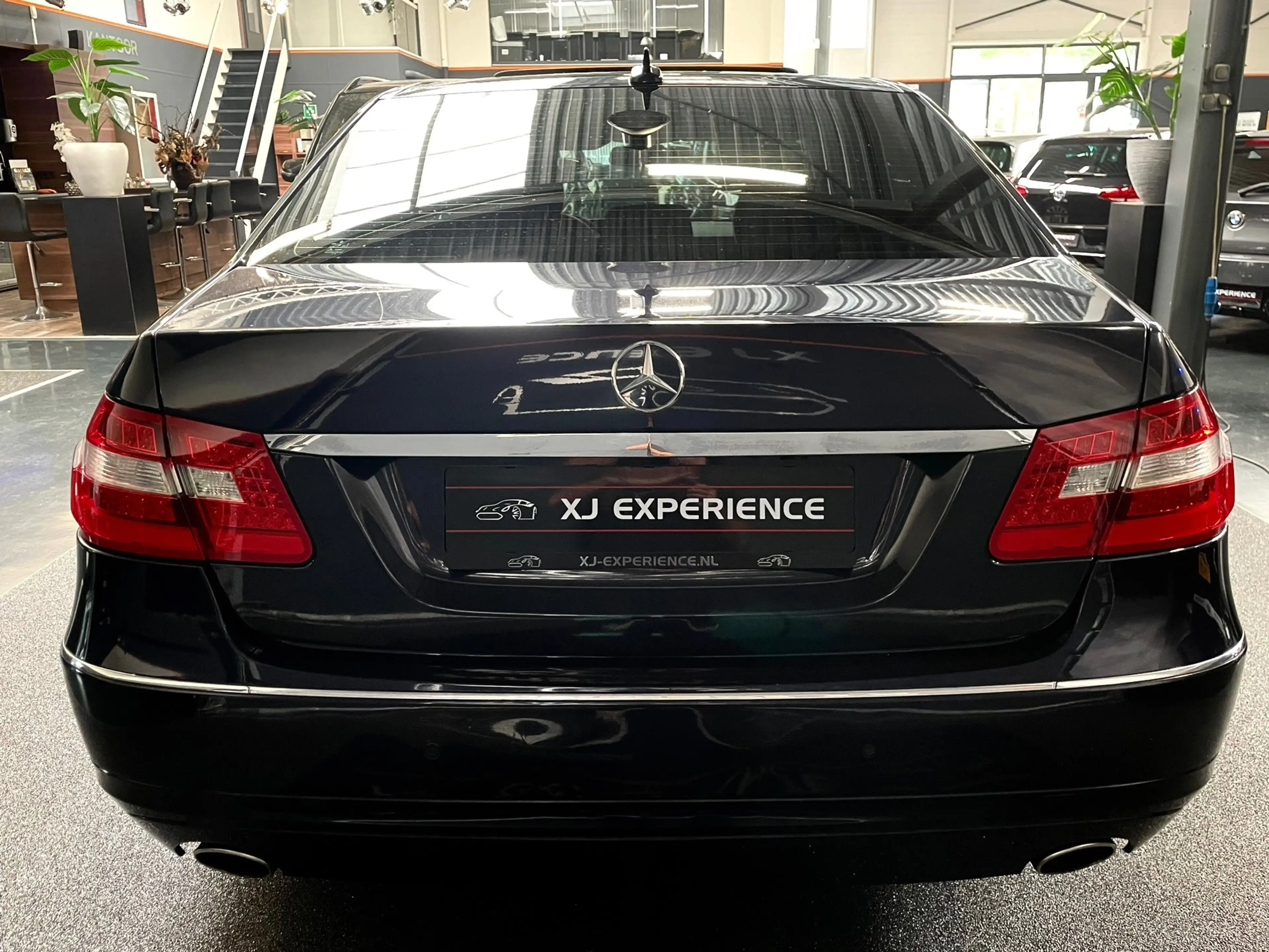 Mercedes-Benz E 350 CGI Elegance 292 PK/GLASDAK/NAVI/19'VELGEN/CAMERA — photo 8