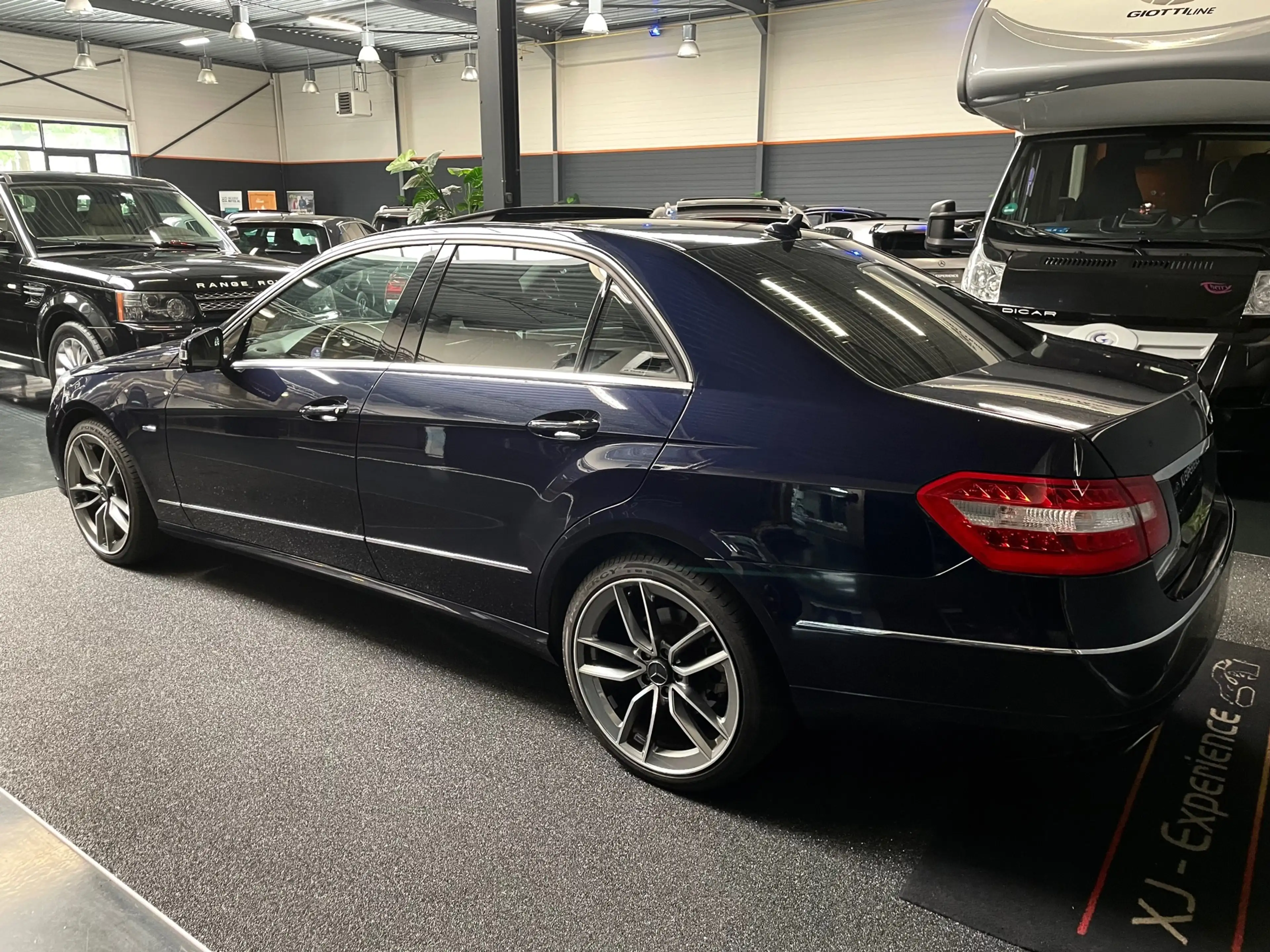 Mercedes-Benz E 350 CGI Elegance 292 PK/GLASDAK/NAVI/19'VELGEN/CAMERA — photo 7