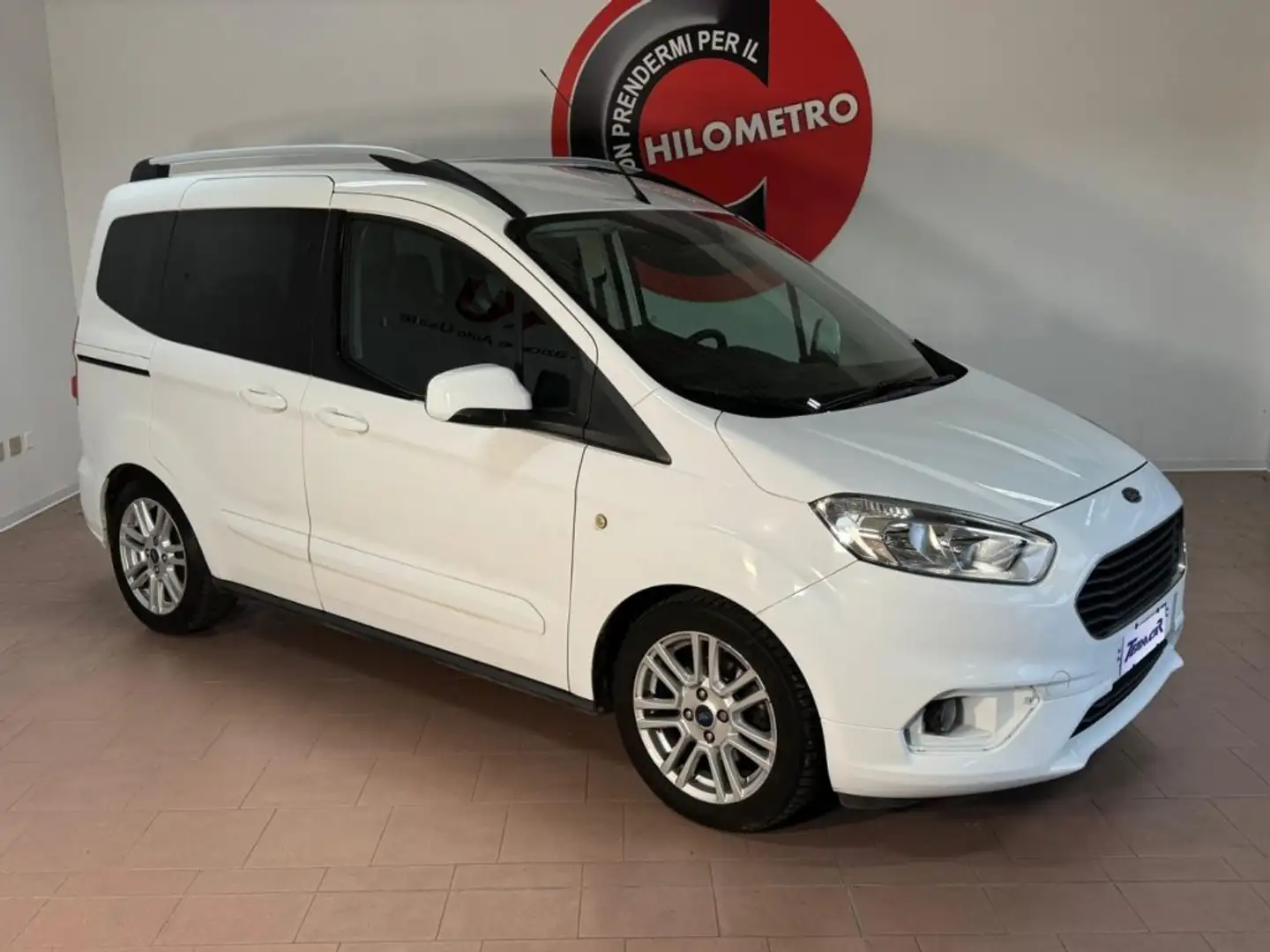 Ford Tourneo Courier 1.5 TDCI 75 CV S&S Plus Bianco - 1
