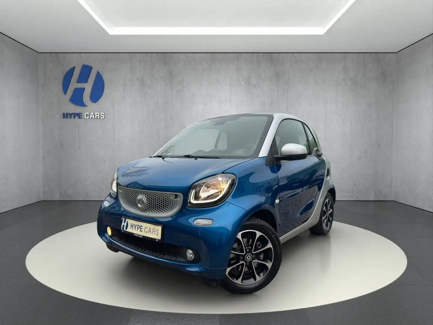 smart forTwo Pano LED SHZ JBL Tempomat 15 LM Silber - 1