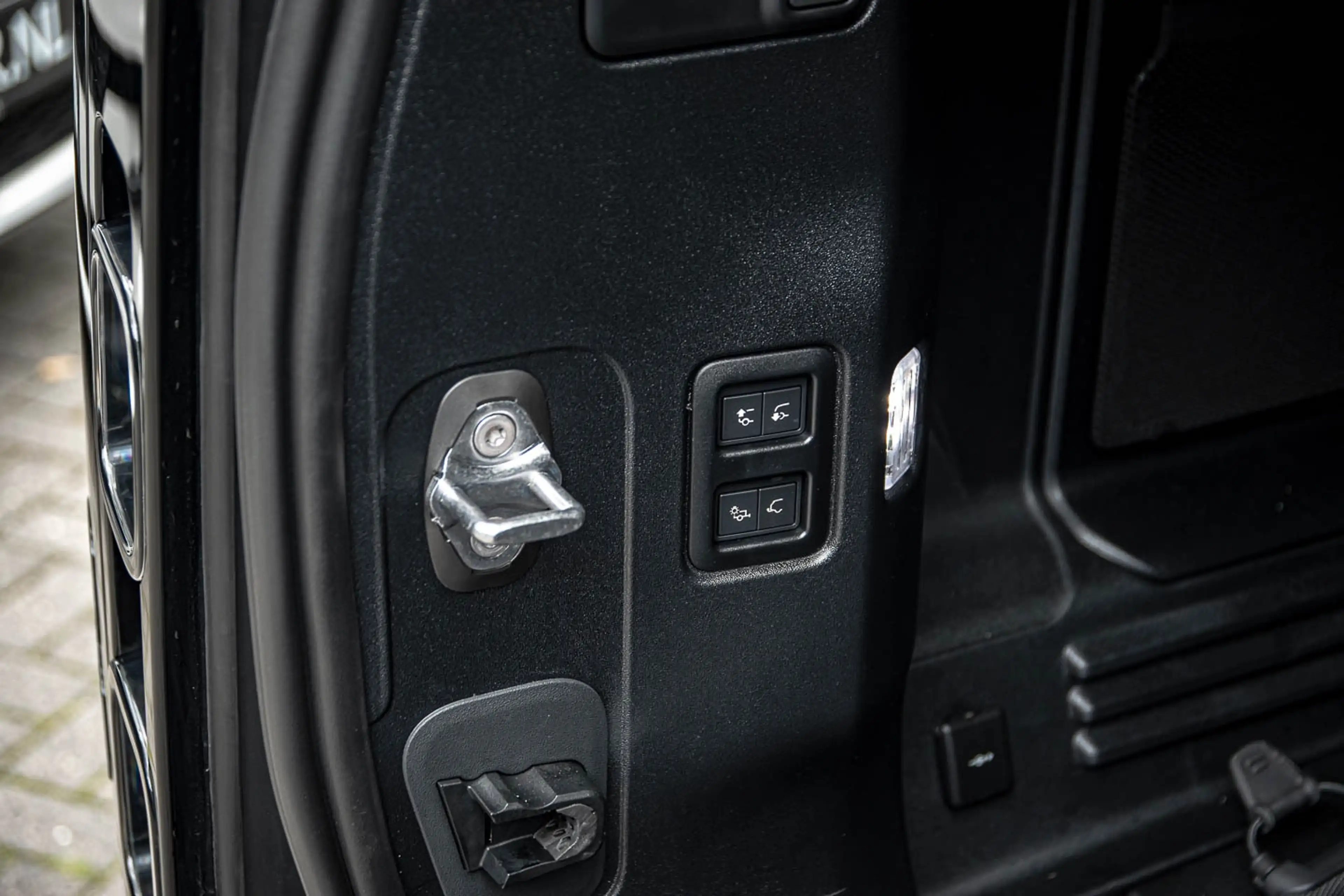 Land Rover Defender LANDROVER 110 P400e X URBAN Widetrack | Head-up | — photo 8