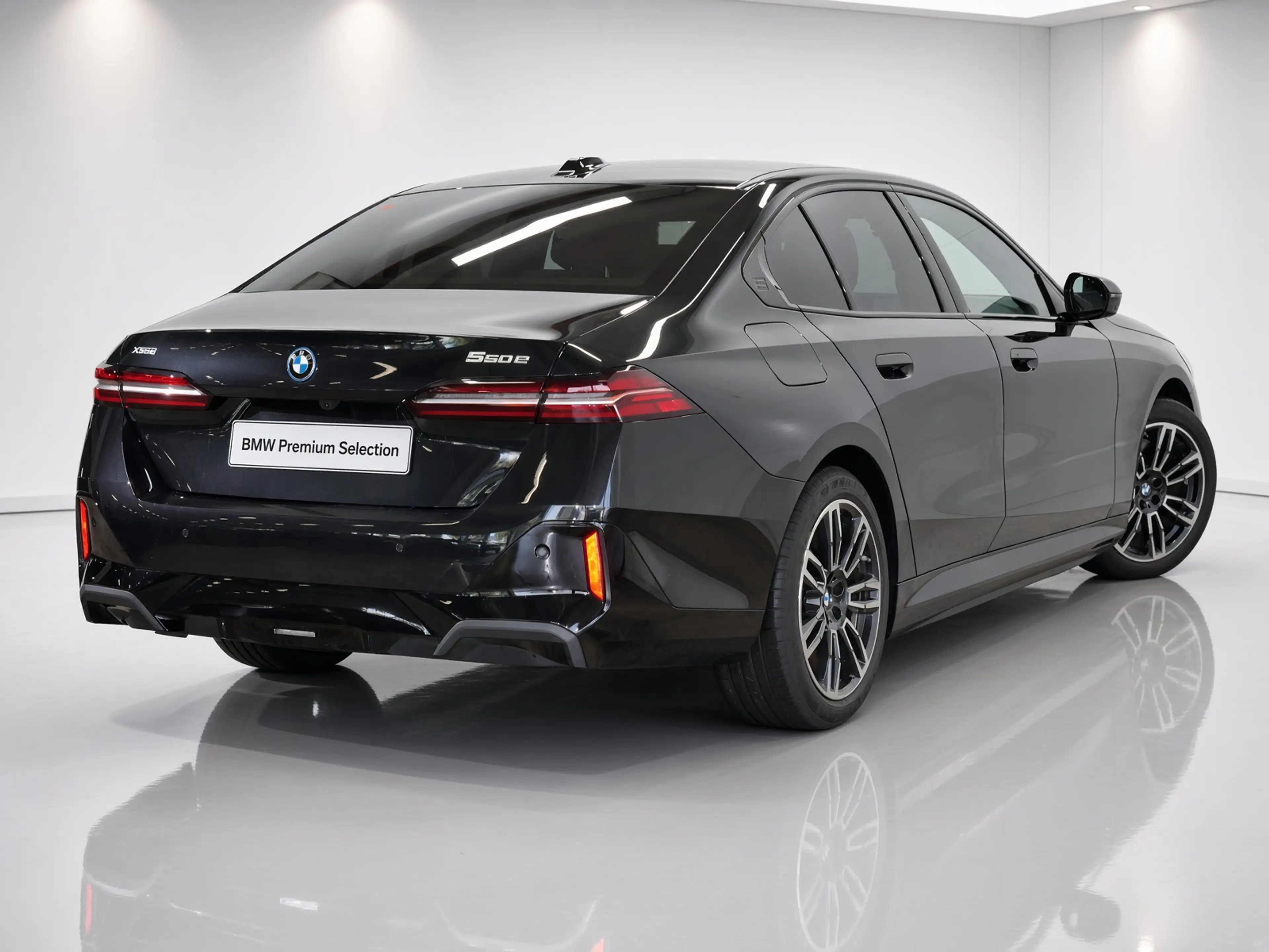 BMW 550 5-serie 550e xDrive Sedan | M-Sport | 19" | Trekha — photo 3