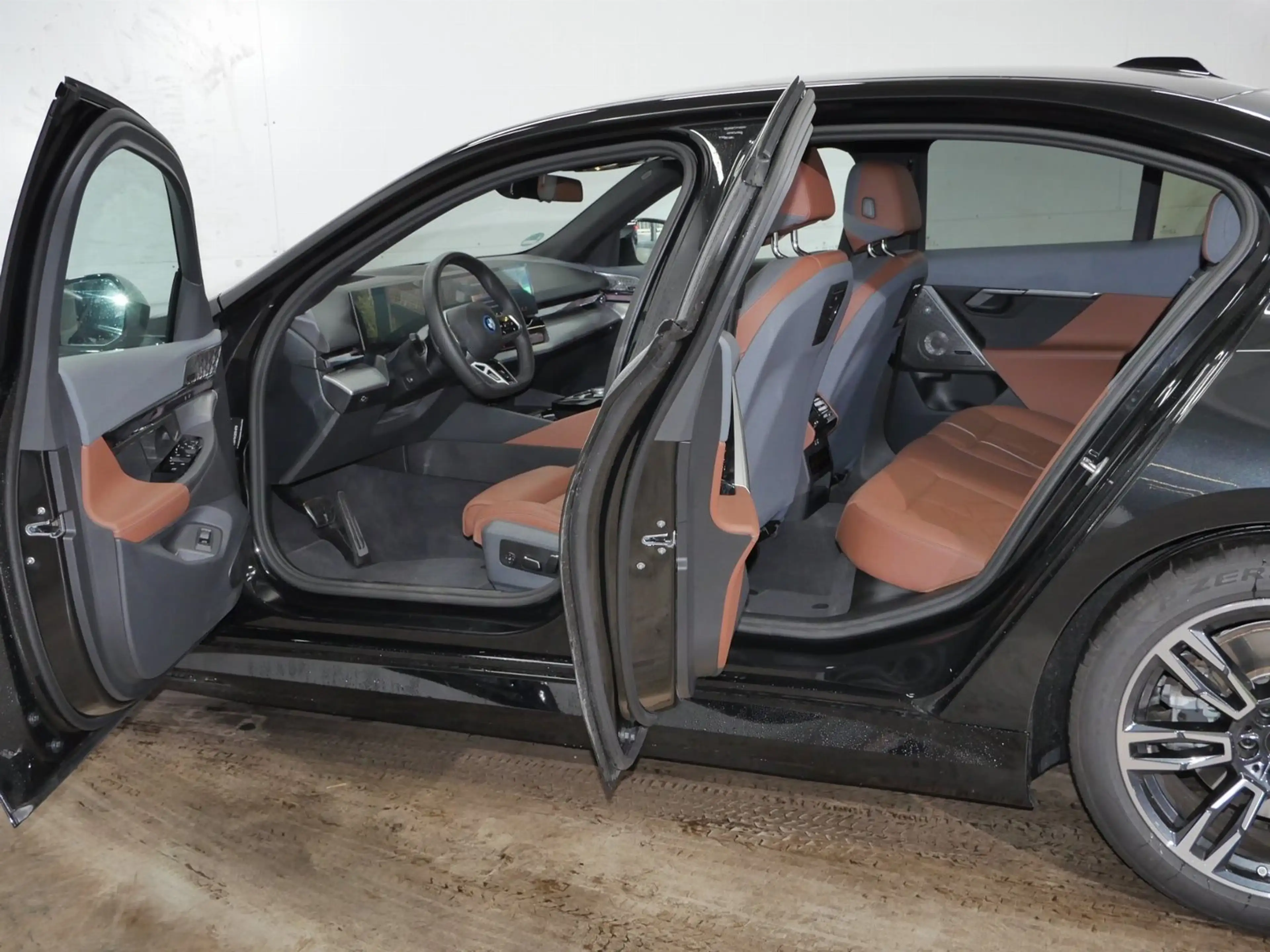 BMW 550 5-serie 550e xDrive Sedan | M-Sport | 19" | Trekha — photo 8