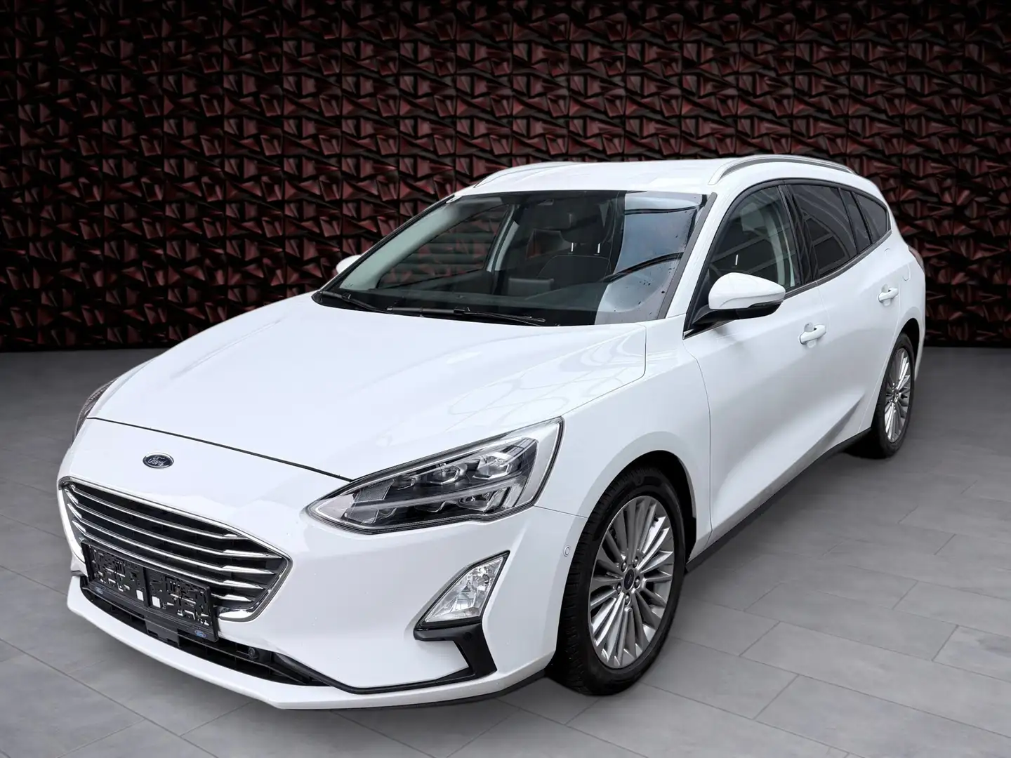 Ford Focus Focus Traveller 1,5 EcoBlue Titanium Aut. Weiß - 1