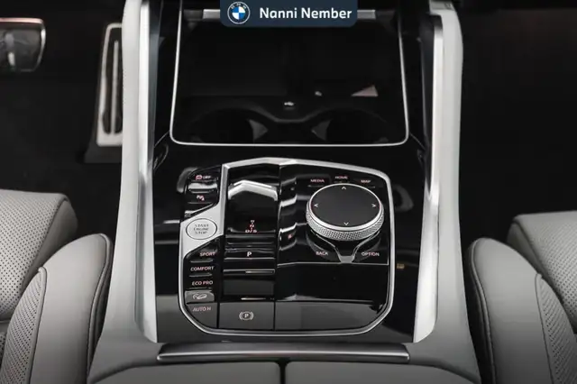 BMW X6 view 13