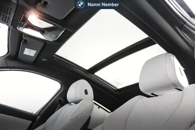 BMW X6 view 9