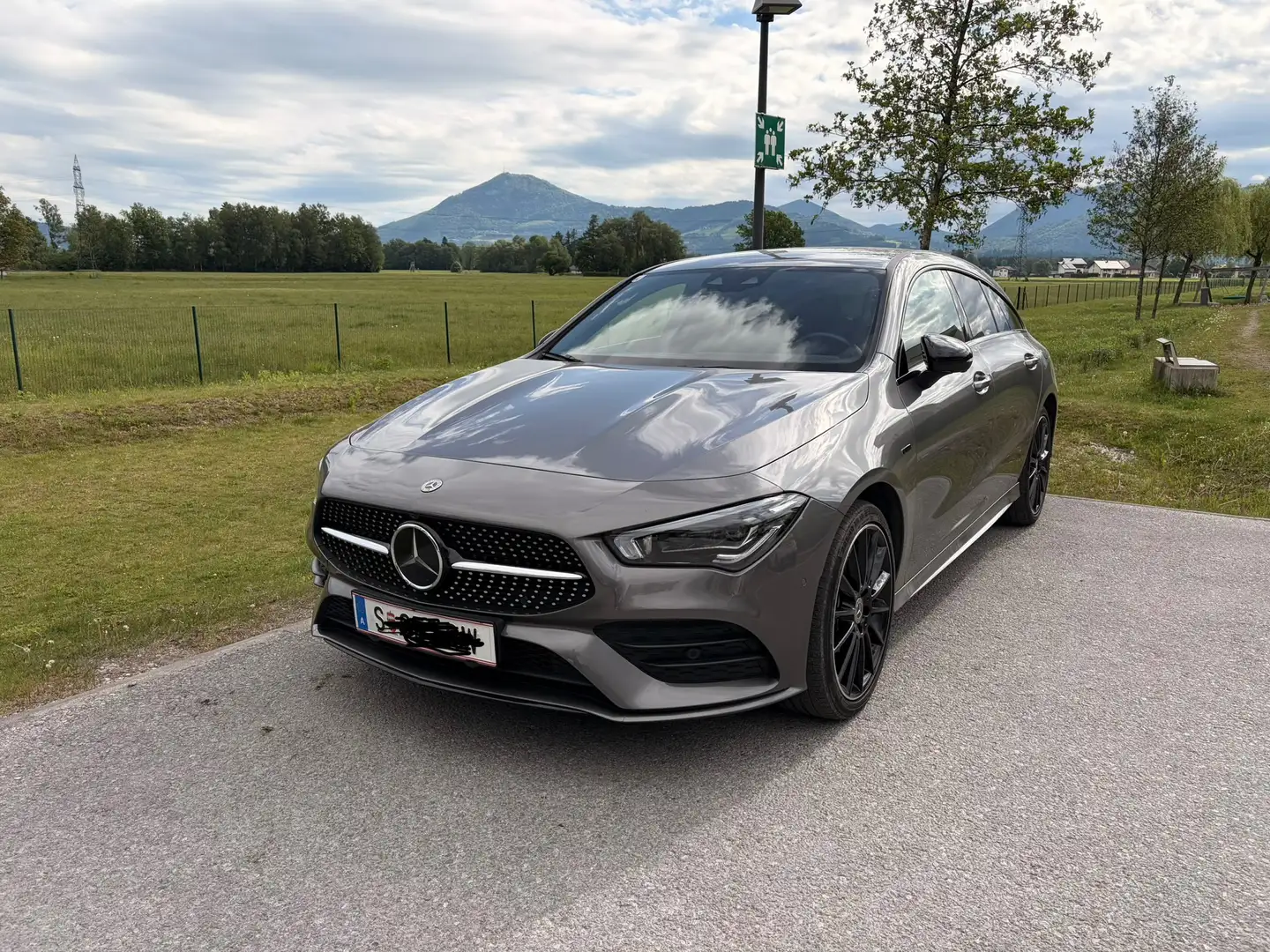 Mercedes-Benz CLA 250 CLA 250 Shooting Brake Aut. Grau - 2