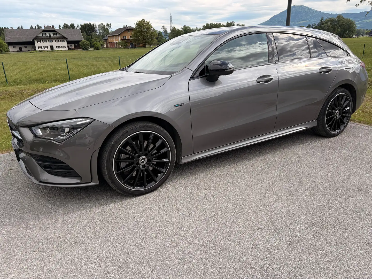 Mercedes-Benz CLA 250 CLA 250 Shooting Brake Aut. Grau - 1