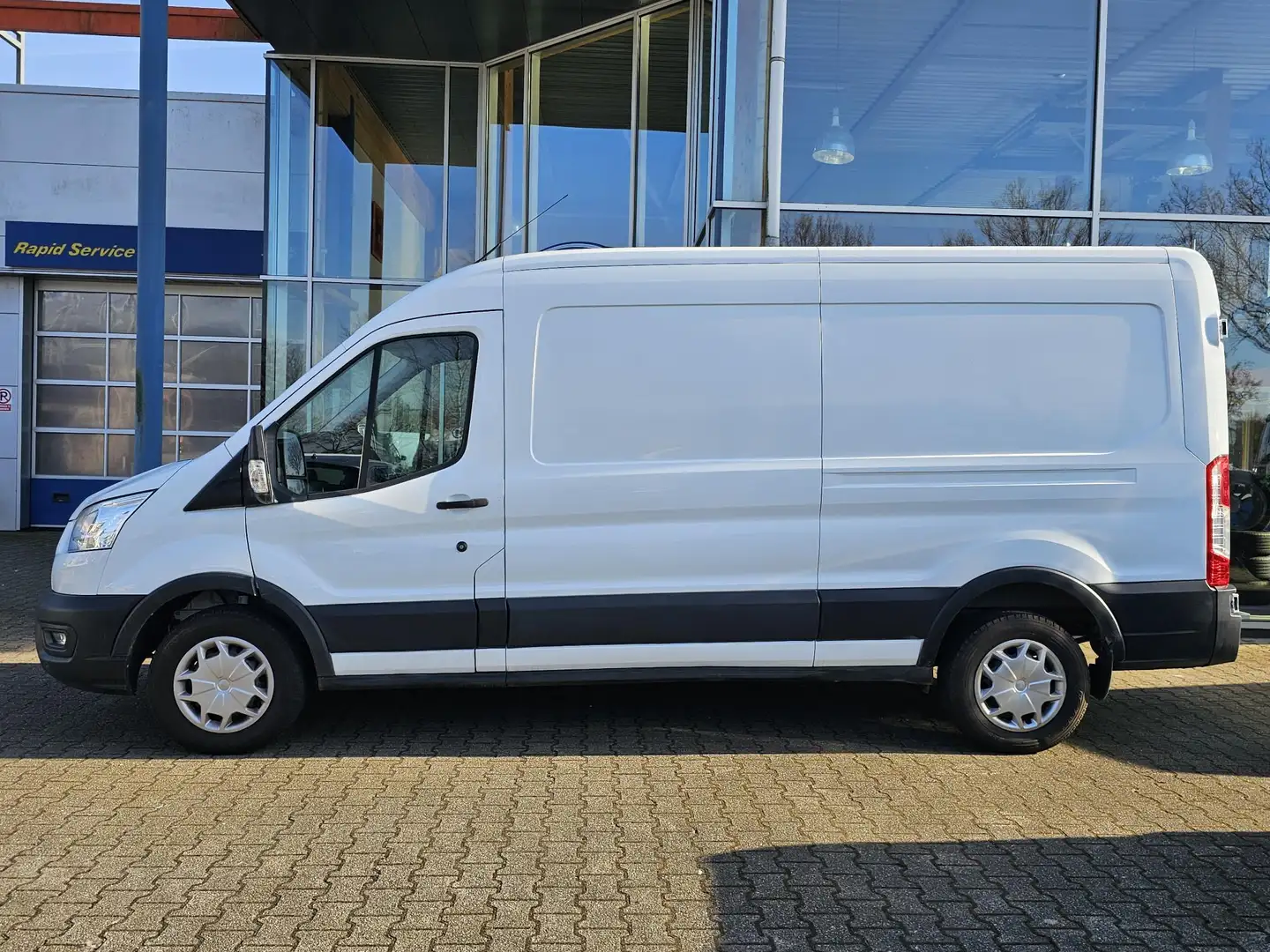 Ford Transit 350 2.0 TDCI L3H2 Trend 130pk Trekhaak 3.000 kg tr Wit - 2
