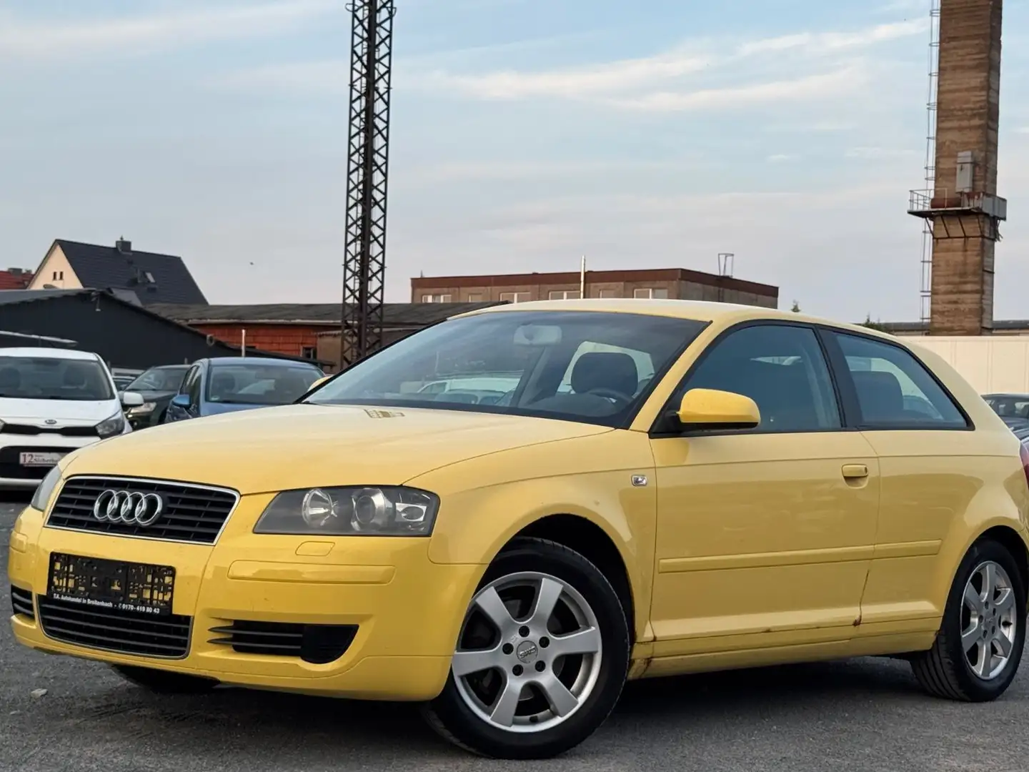 Audi A3 1.6 Attraction/KLIMAAUTOMATIK/EURO 4 Amarillo - 1