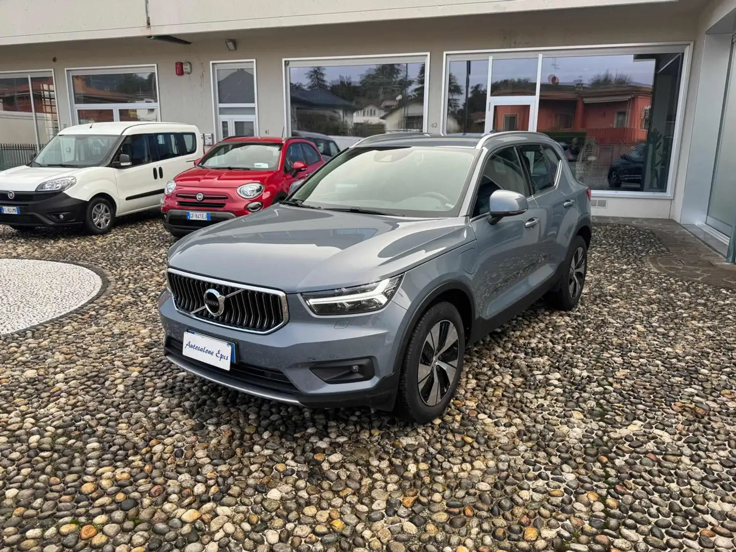 Volvo XC40 T5 Recharge Plug-in Hybrid Inscription Expression Gris - 2