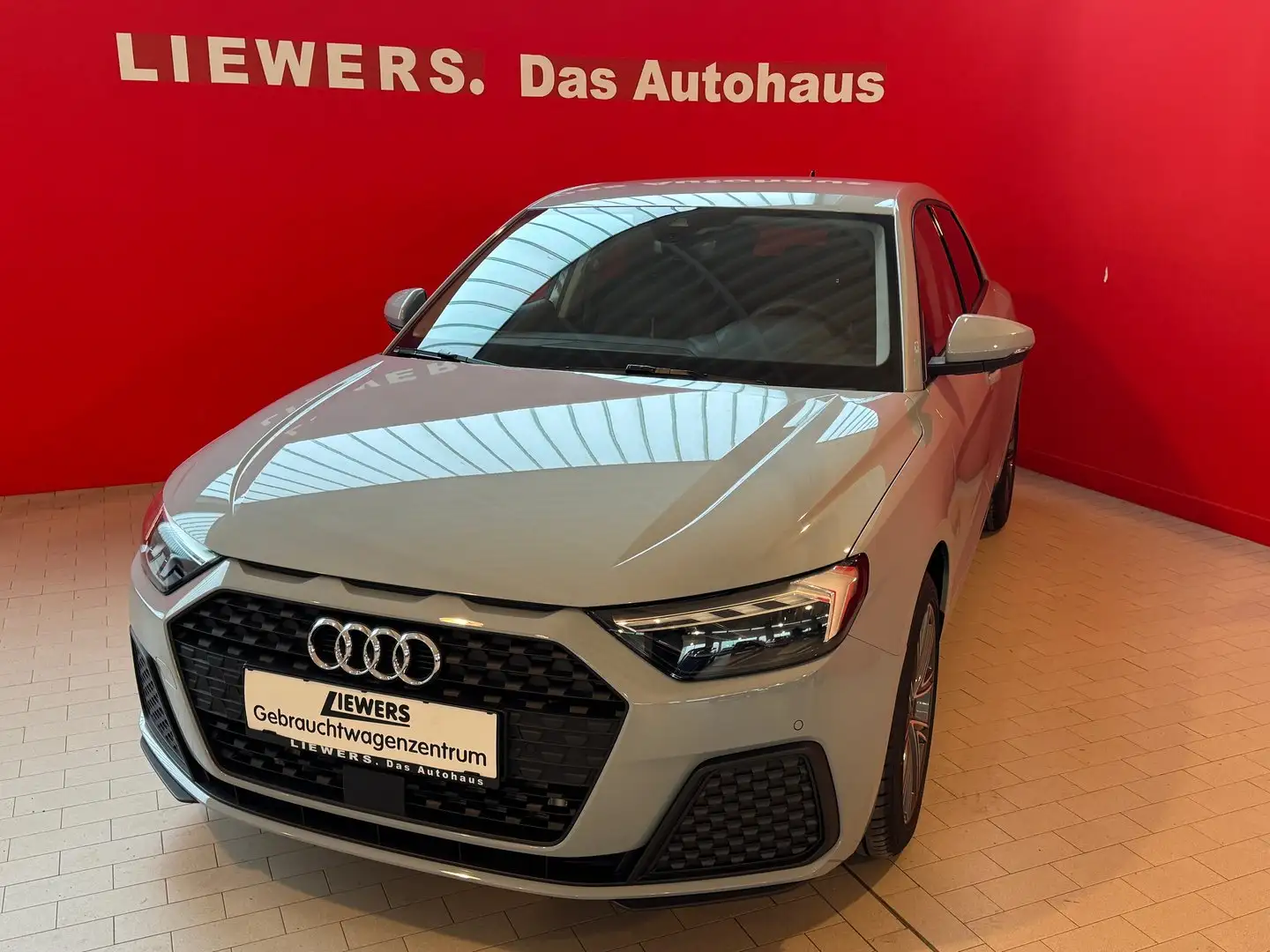 Audi A1 25 TFSI intense Grau - 1