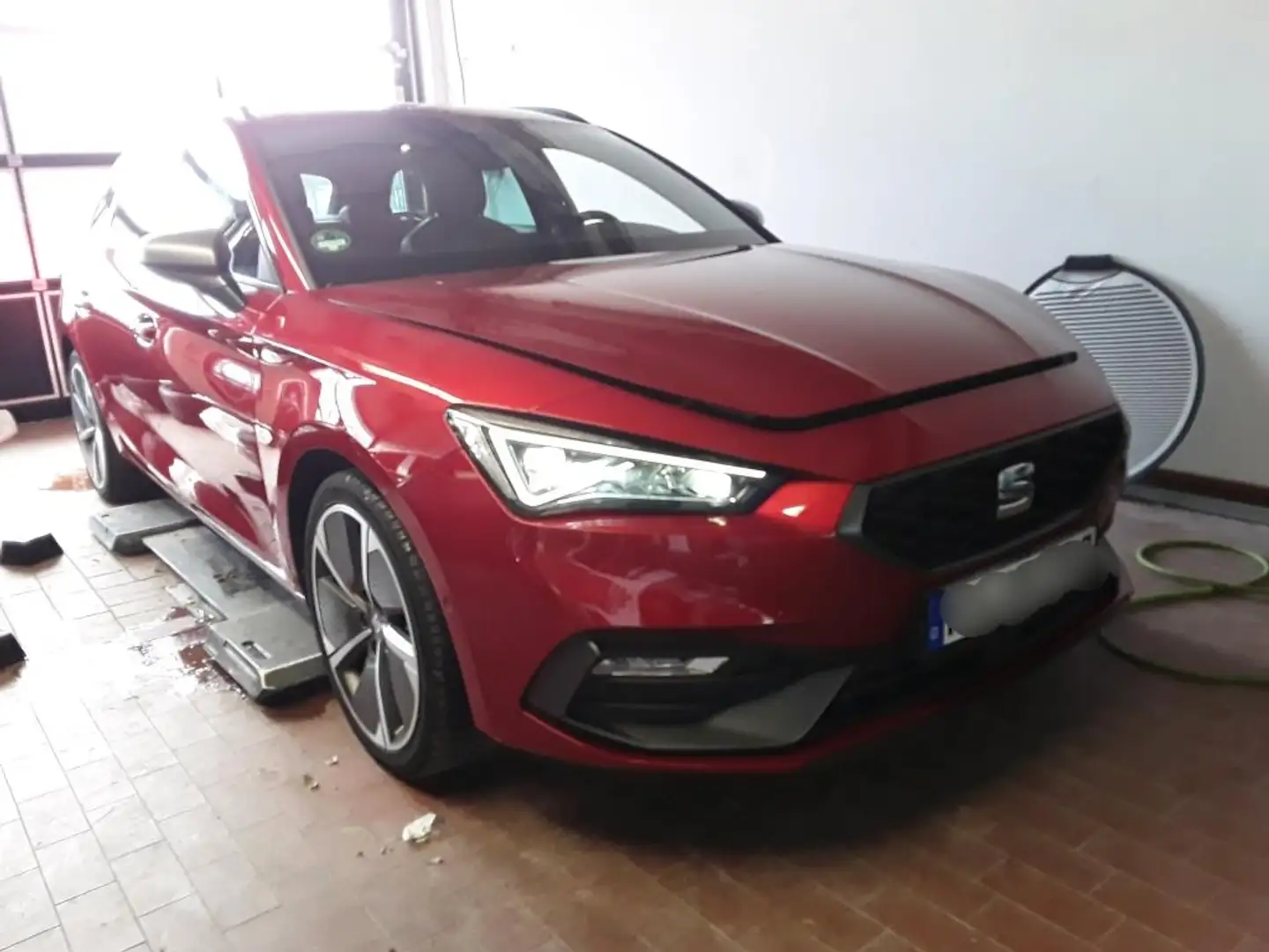 SEAT Leon SP 1.5 eTSI DSG FR +PANO +LED +ACC +RKAM +NAVI +S Rot - 2