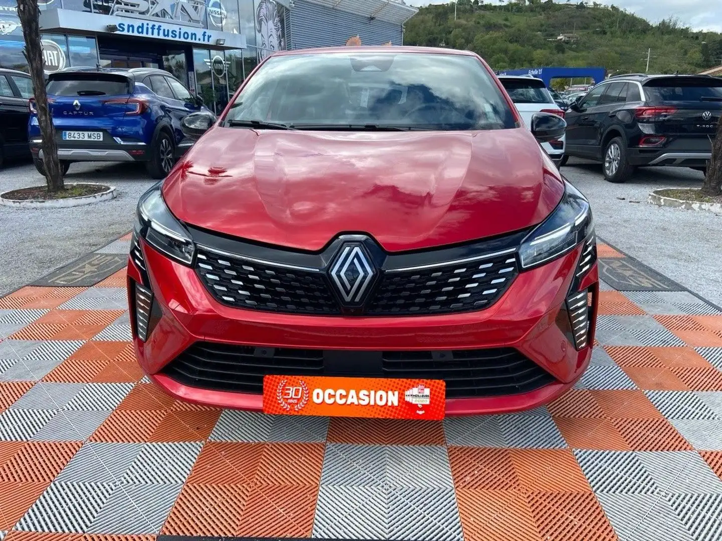 Renault Clio V TCe 90 BV6 TECHNO GPS Caméra 360Â° Induction Rouge - 2
