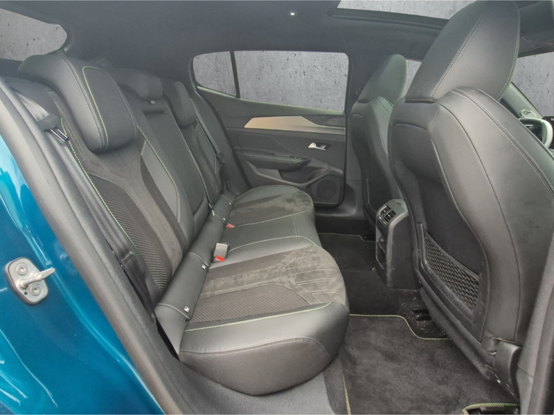 Peugeot 408 GT PureTech 130 EAT8 AHK-abnehmbar El. Panodach Na — photo 14