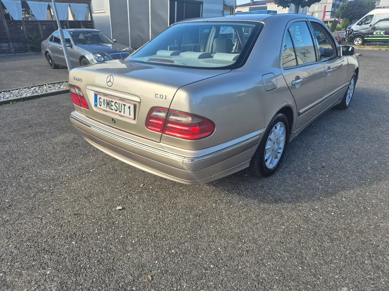 Mercedes-Benz E 200 Elegance CDI Aut., foto 4