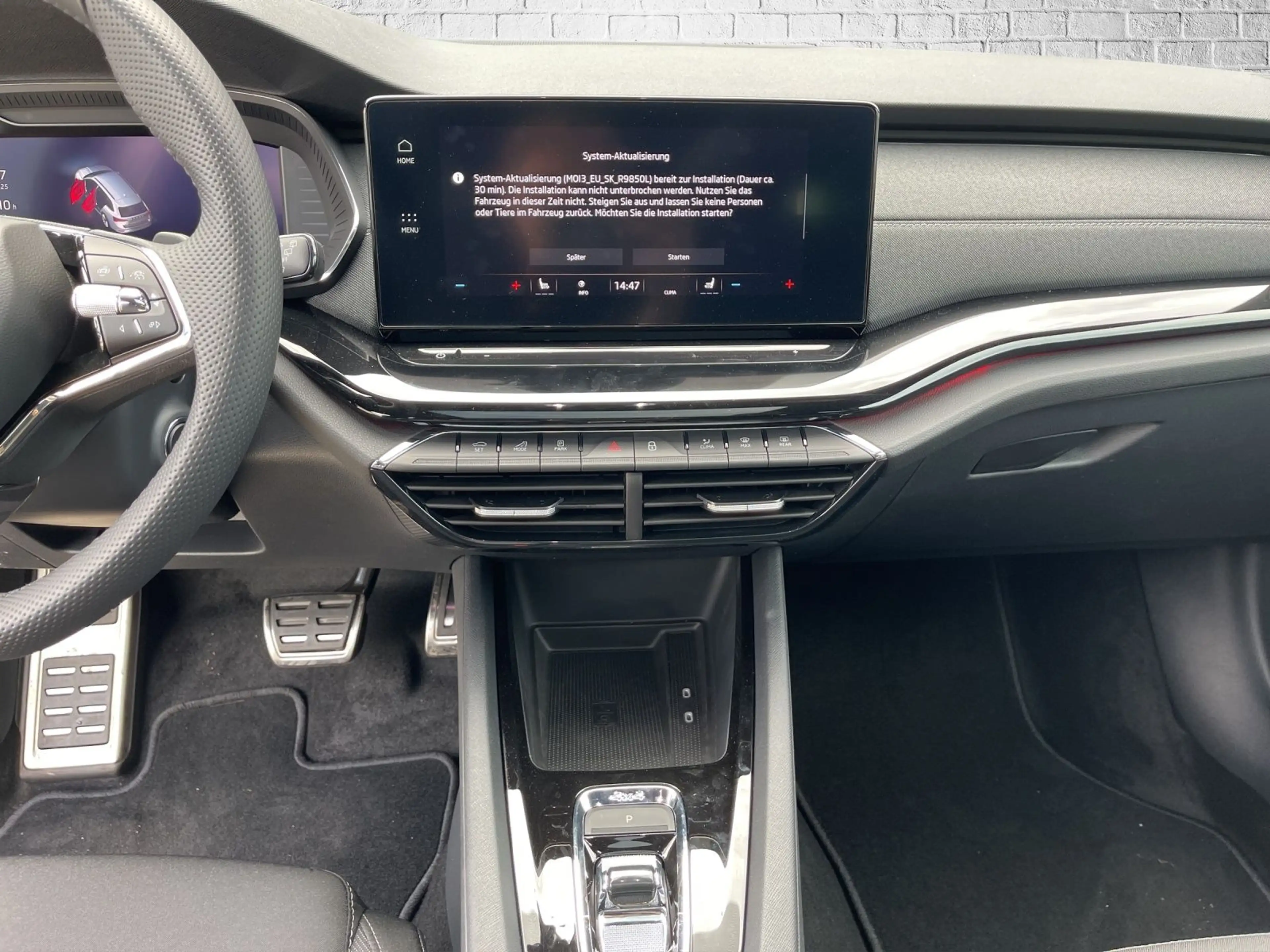 Skoda Octavia Combi 2.0 TSI DSG 4x4 - Sportline — photo 12
