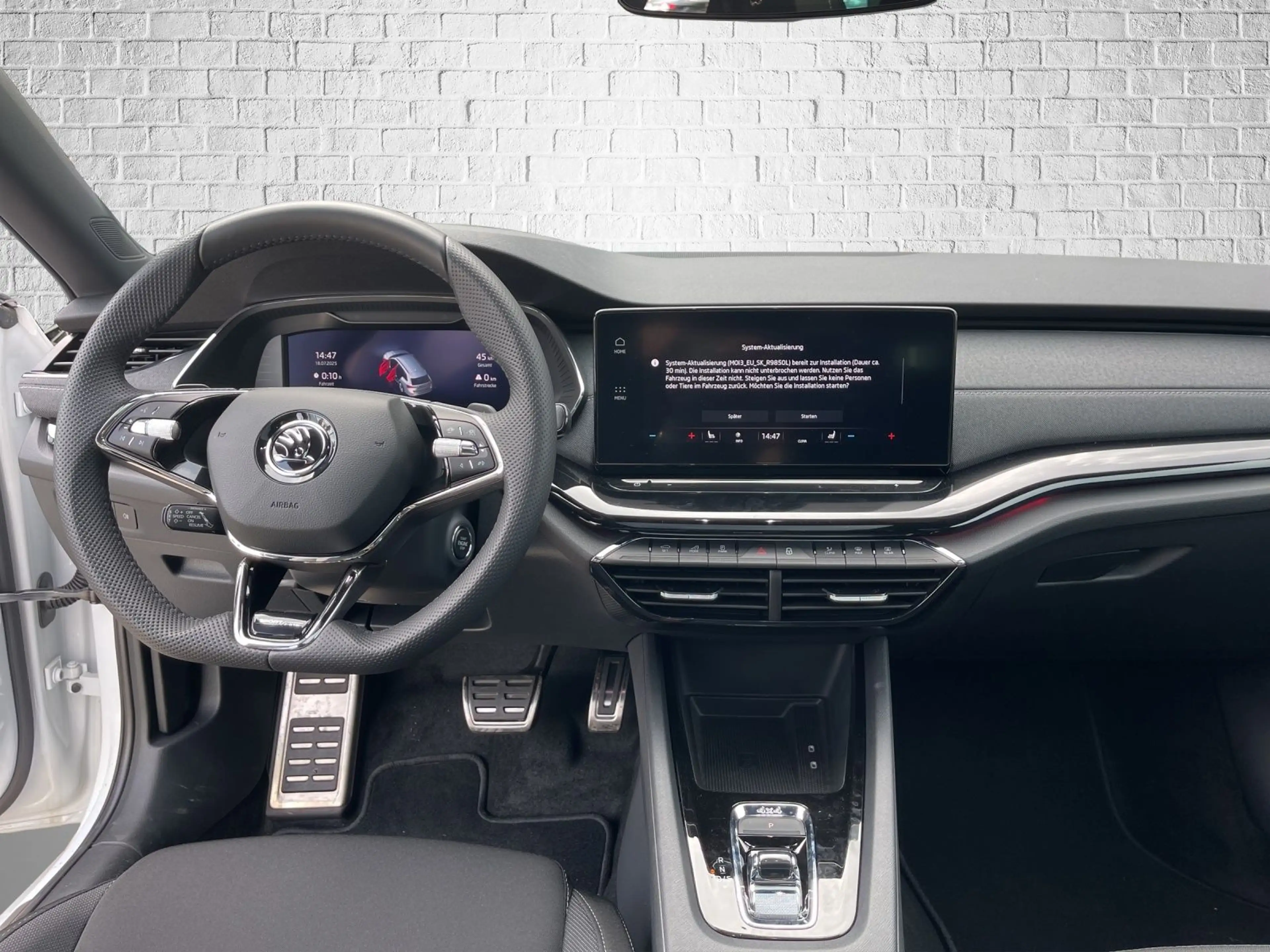 Skoda Octavia Combi 2.0 TSI DSG 4x4 - Sportline — photo 11