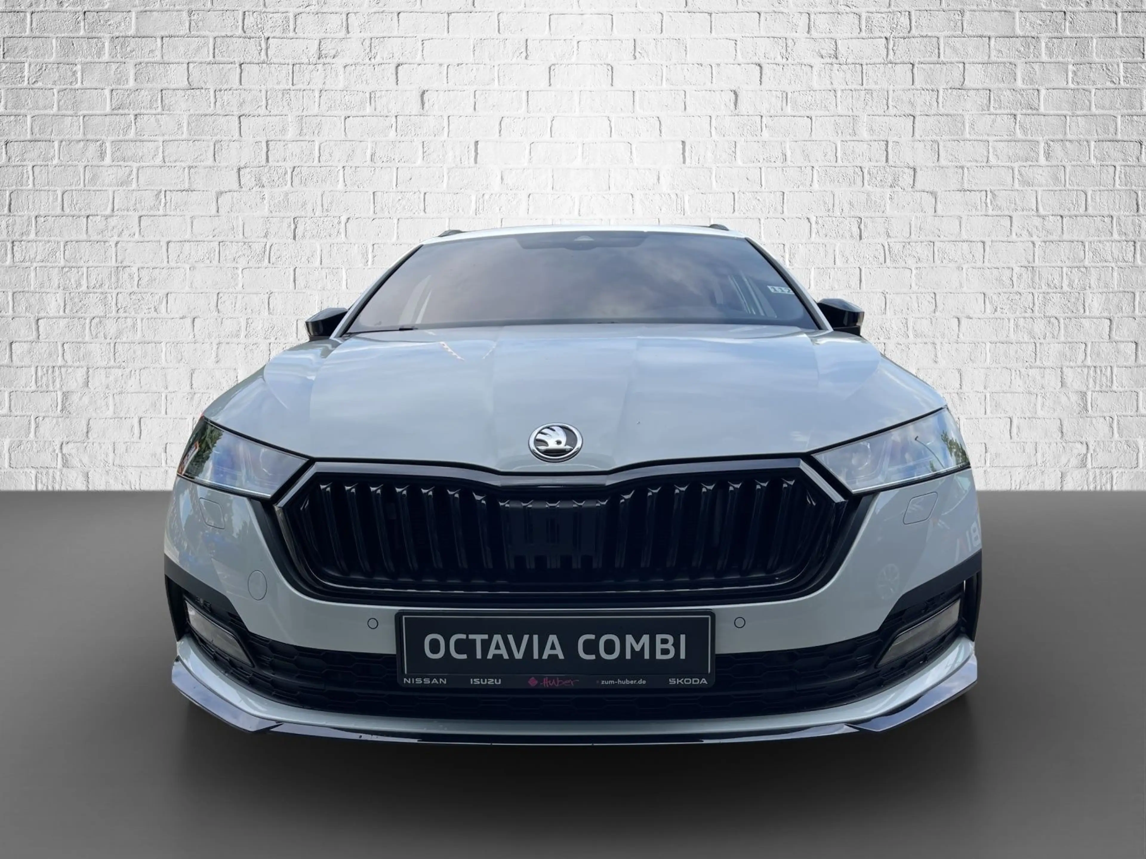 Skoda Octavia Combi 2.0 TSI DSG 4x4 - Sportline — photo 8