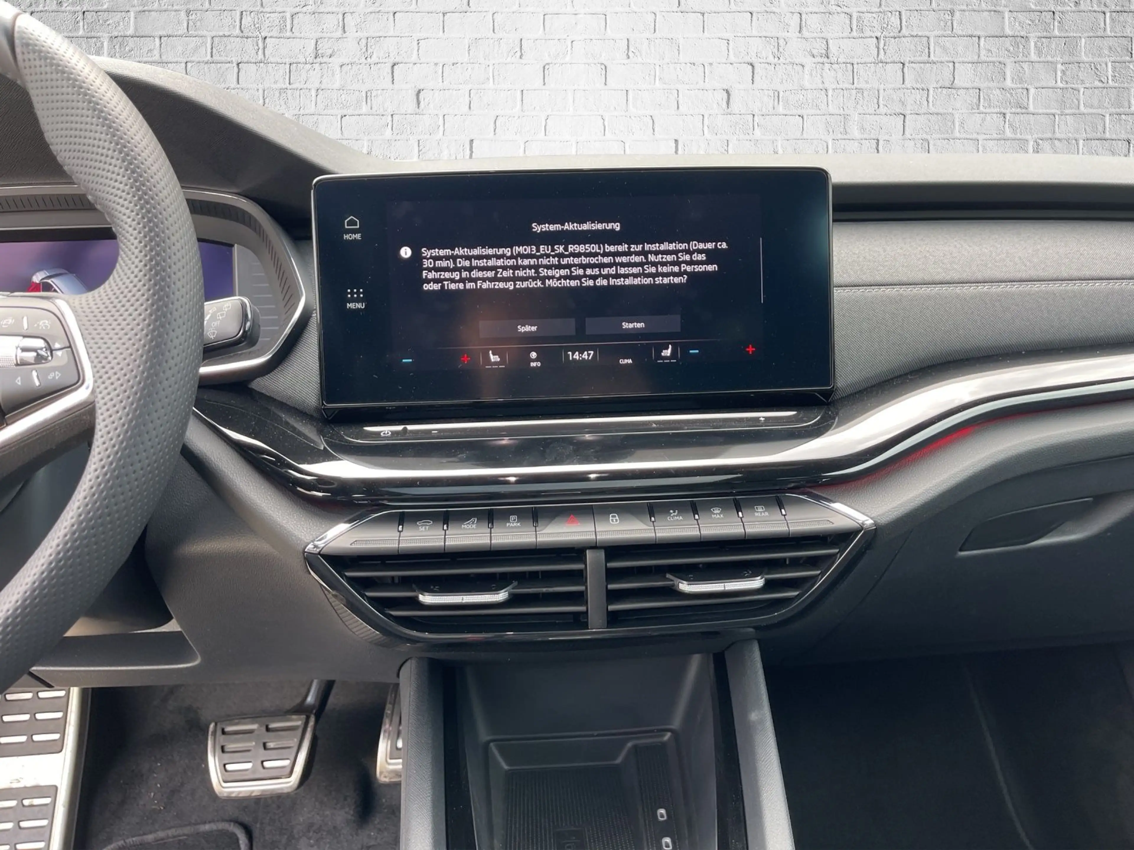 Skoda Octavia Combi 2.0 TSI DSG 4x4 - Sportline — photo 13