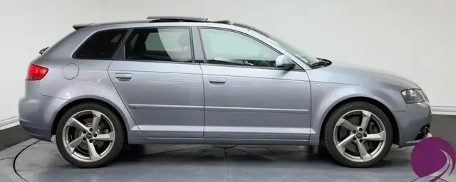 Audi A3 view 5