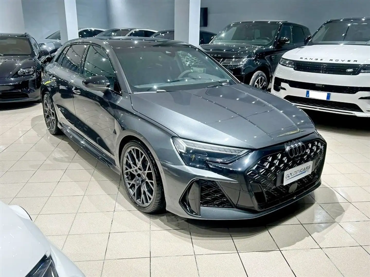 Audi RS3 Sportback 2.5 tfsi quattro s-tronic Grau - 2