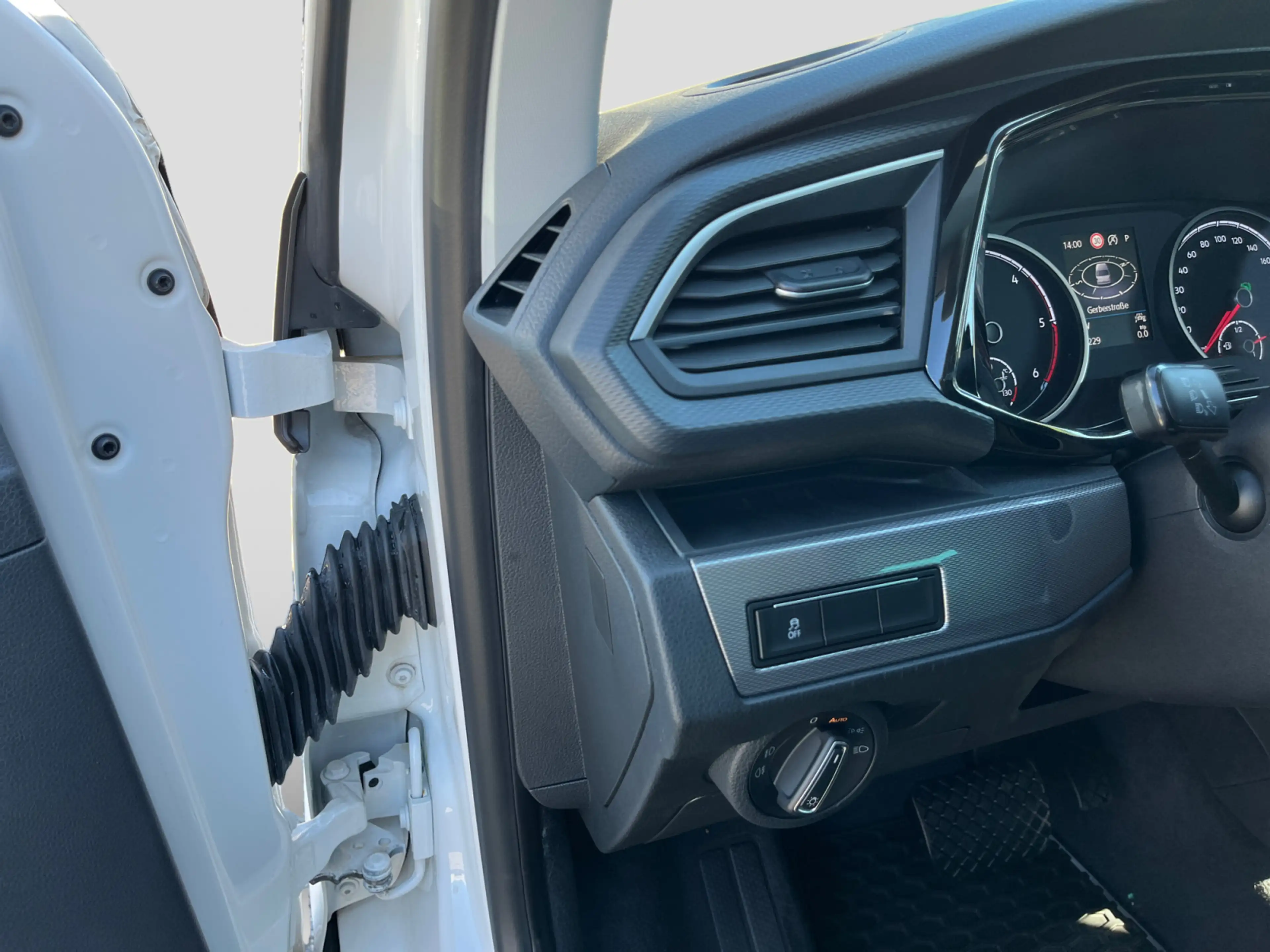 Volkswagen T6.1 Multivan 2.0 TDI 4MO Generation Six Led Nav — photo 13