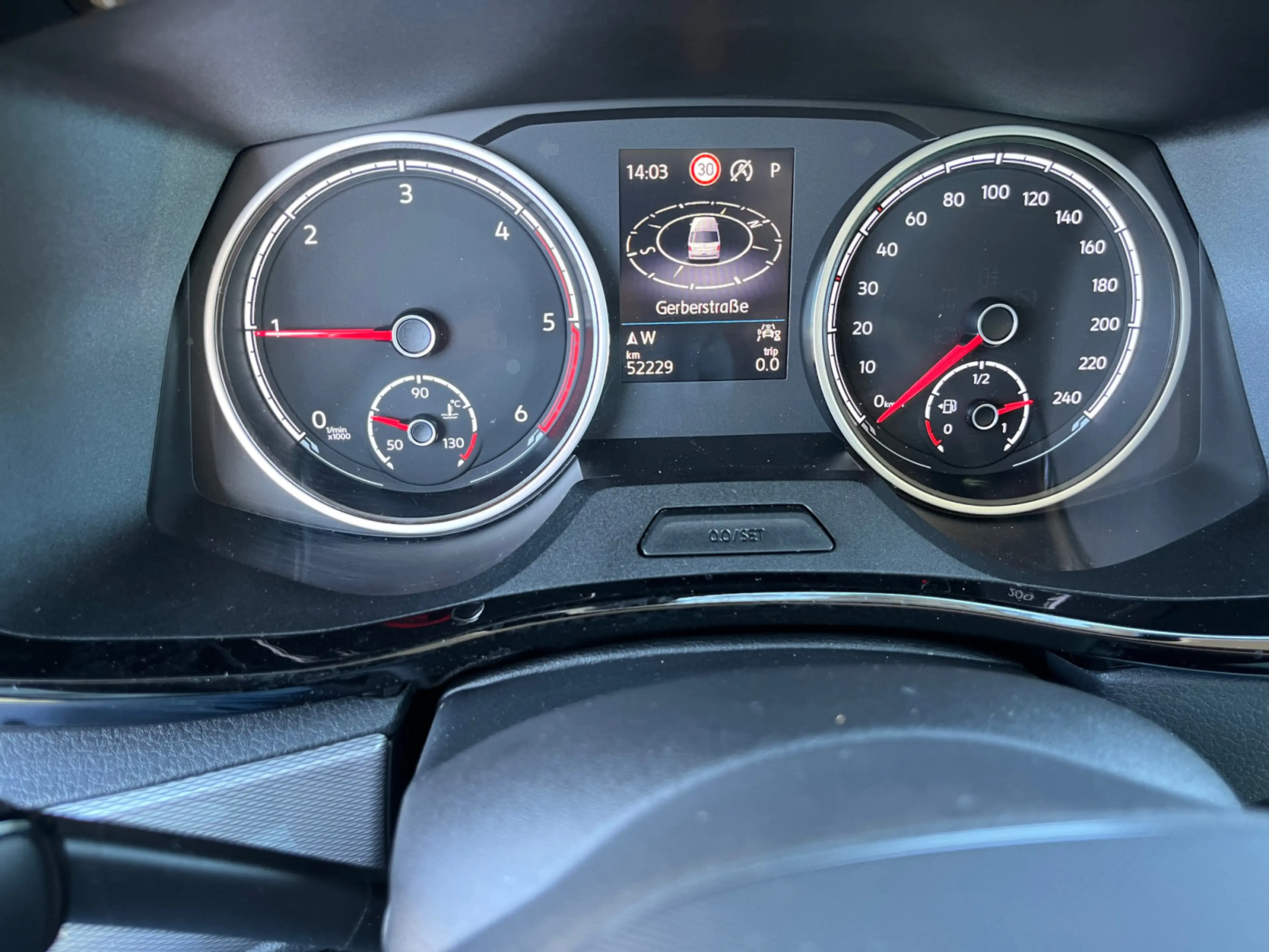 Volkswagen T6.1 Multivan 2.0 TDI 4MO Generation Six Led Nav — photo 9