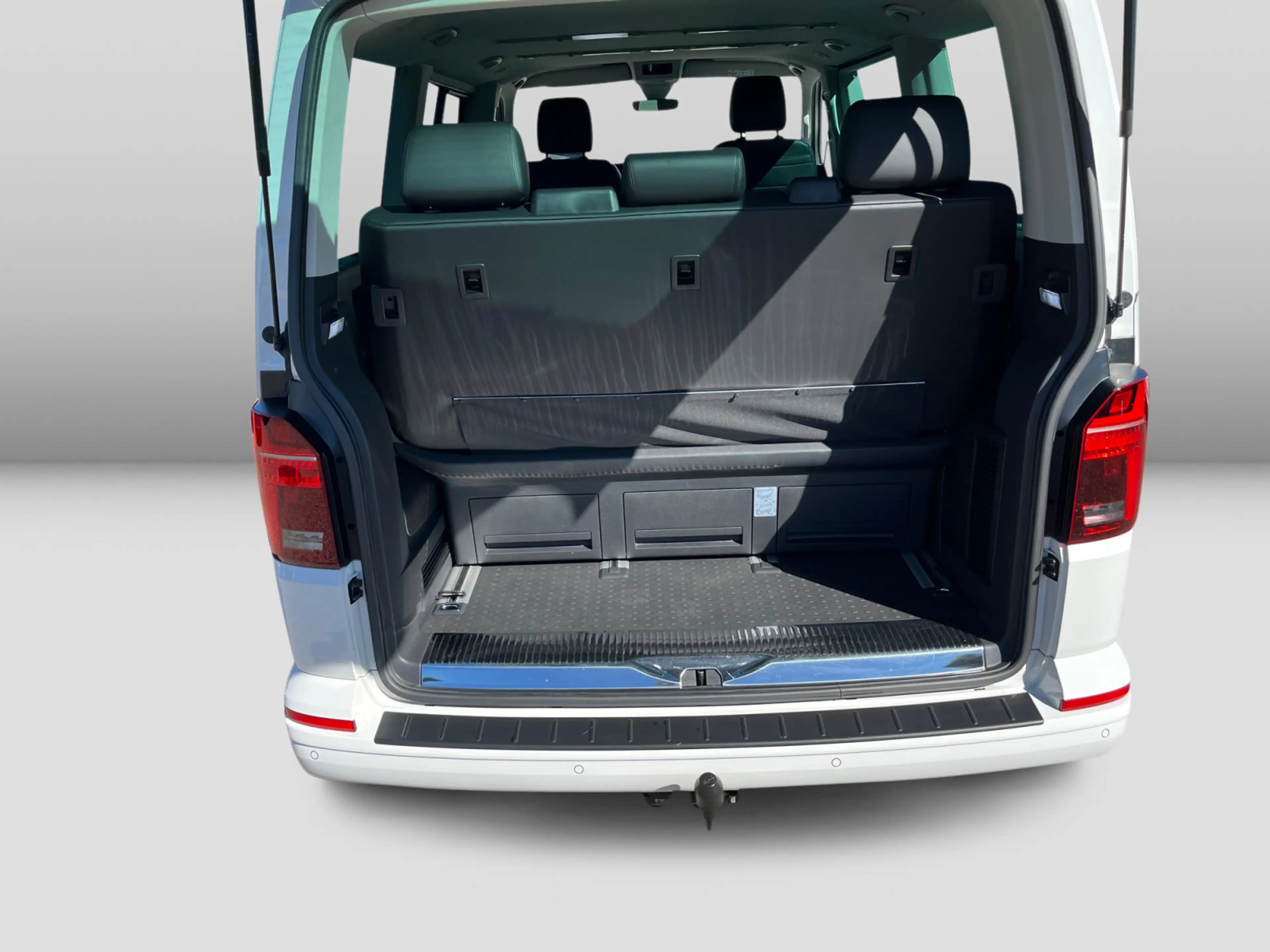 Volkswagen T6.1 Multivan 2.0 TDI 4MO Generation Six Led Nav — photo 12