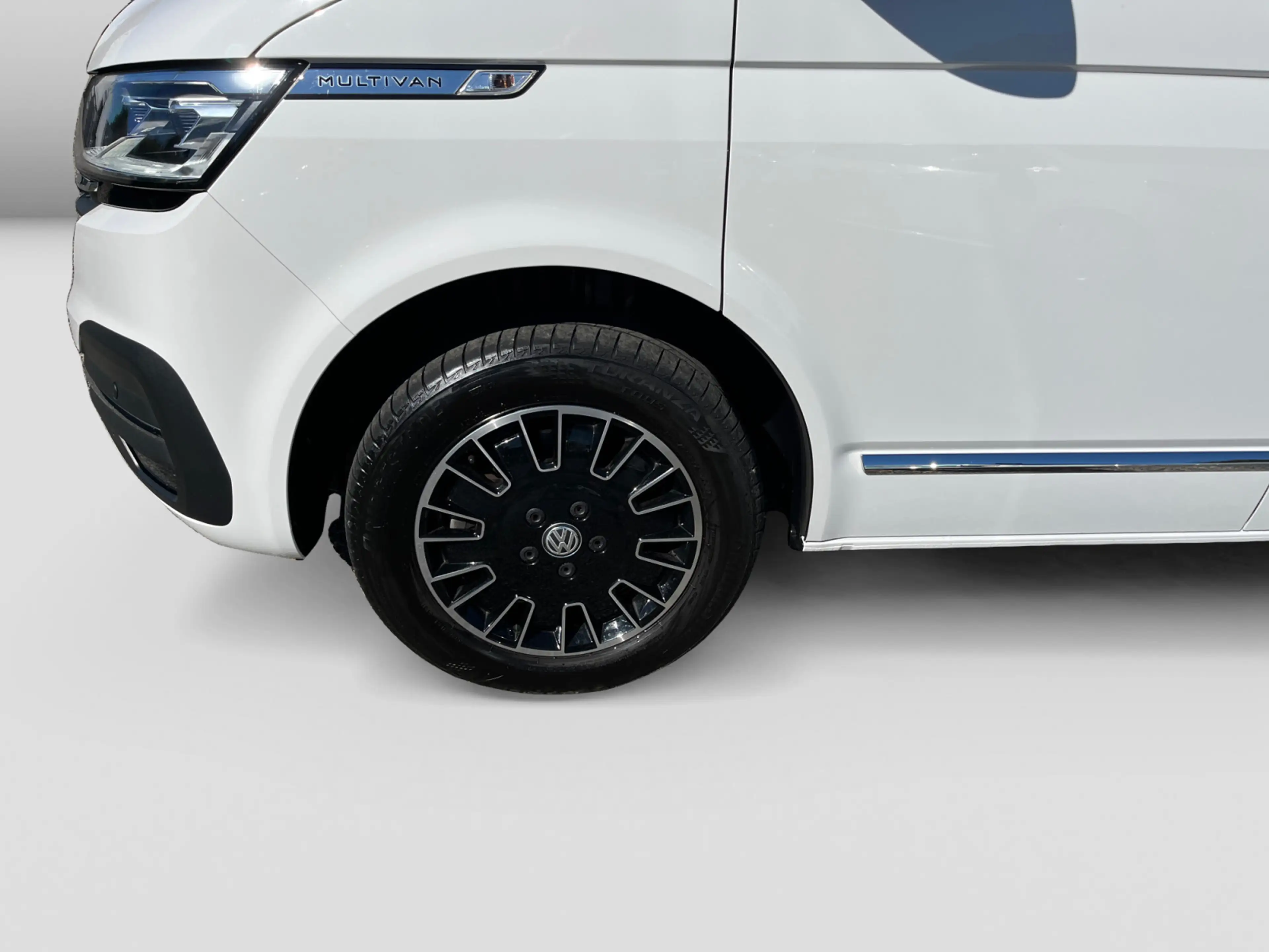 Volkswagen T6.1 Multivan 2.0 TDI 4MO Generation Six Led Nav — photo 5