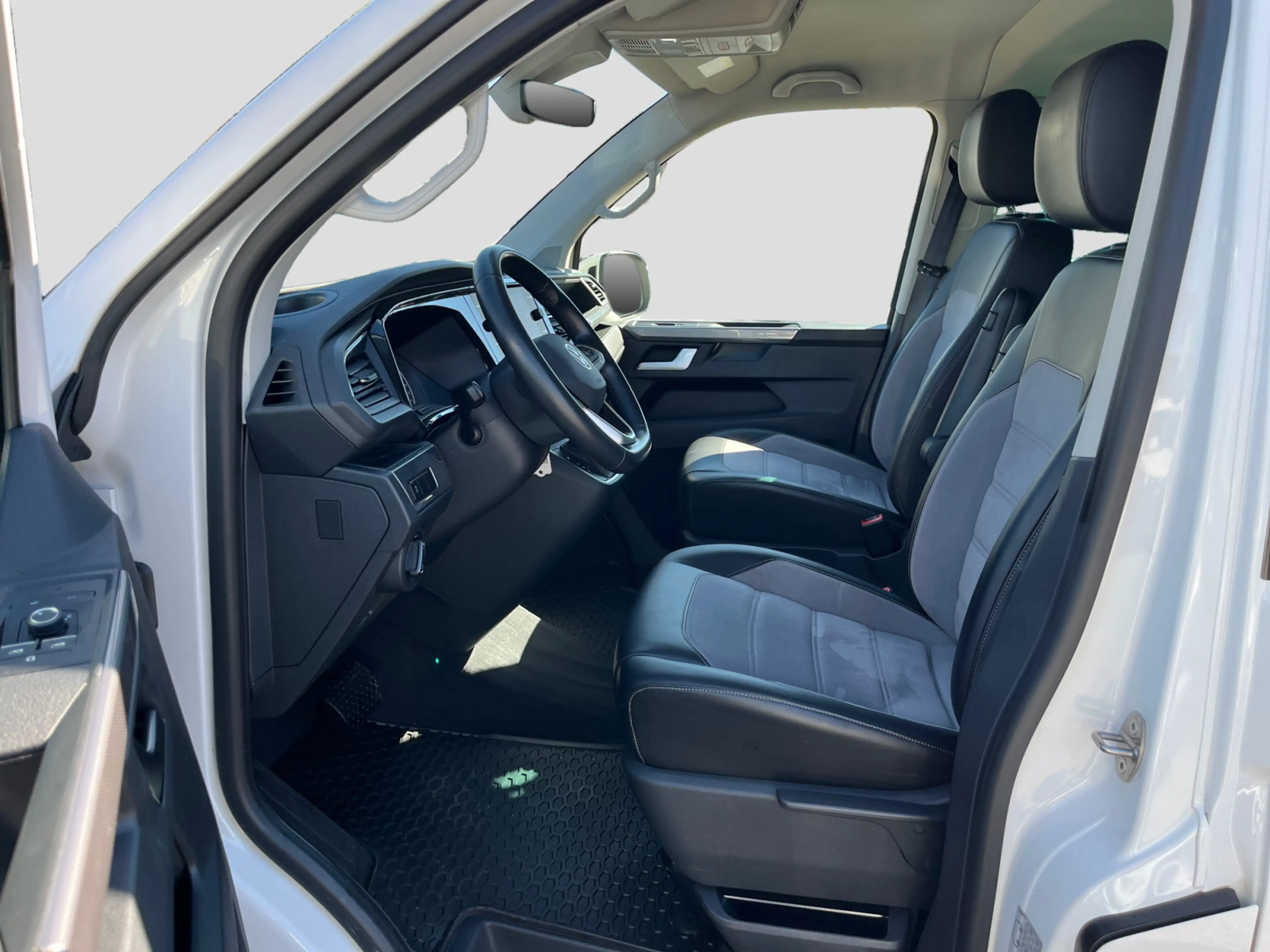 Volkswagen T6.1 Multivan 2.0 TDI 4MO Generation Six Led Nav — photo 10