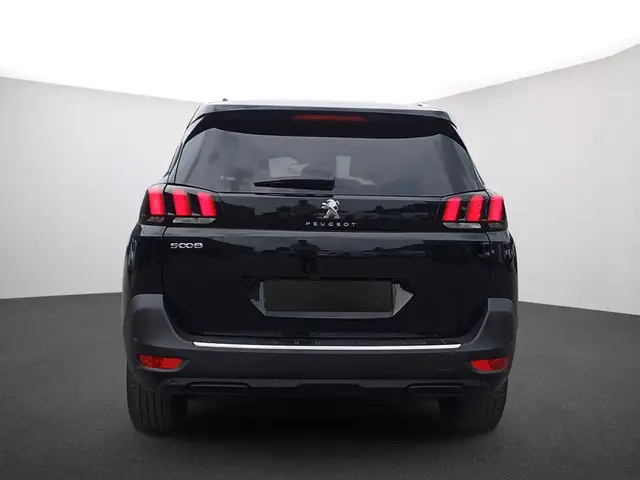Peugeot 5008 view 3