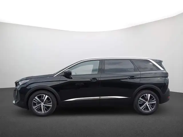 Peugeot 5008 view 4