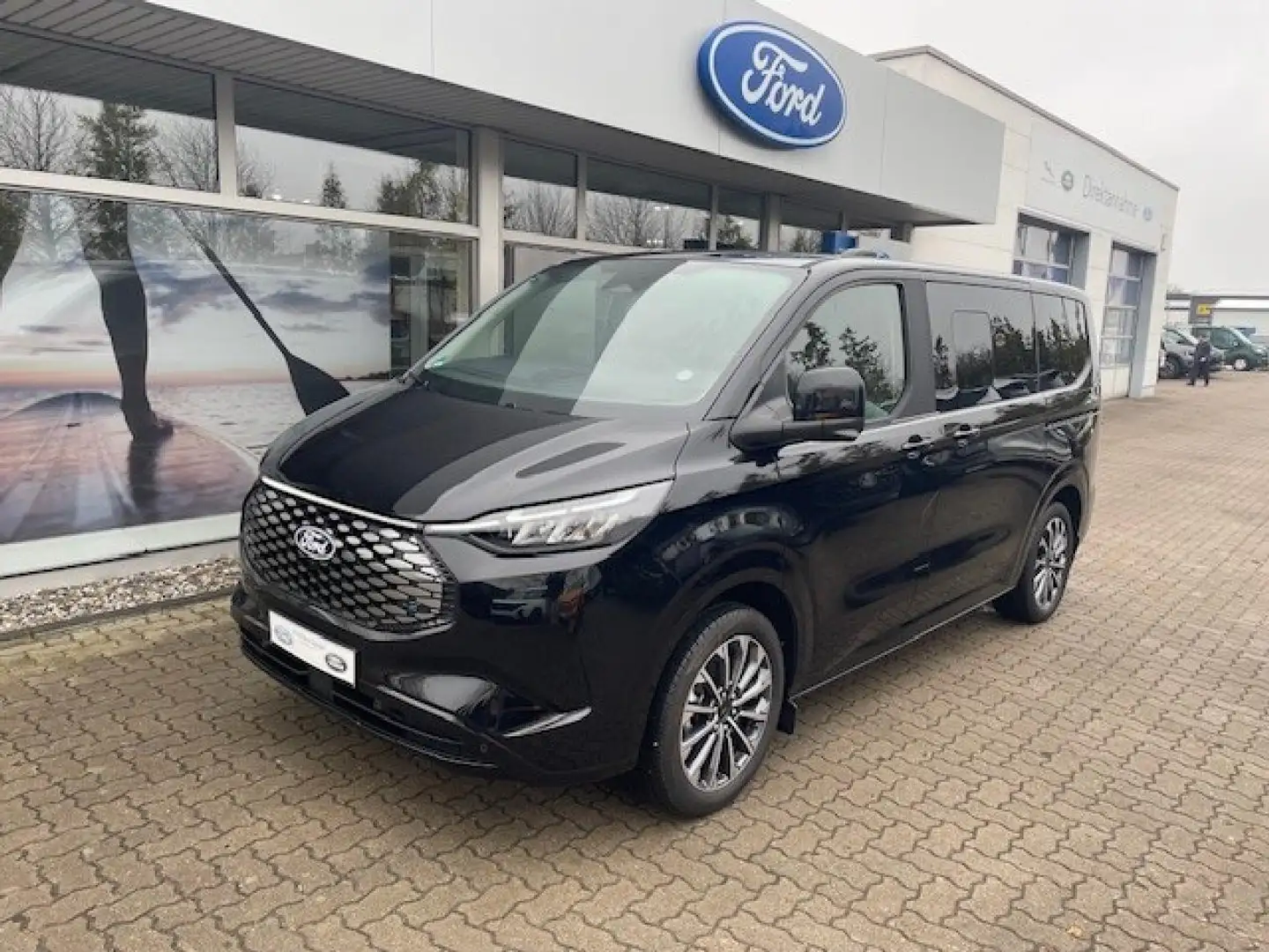 FORD Tourneo