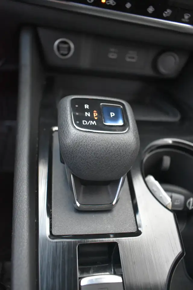 Nissan Rogue fotografie Nissan Rogue