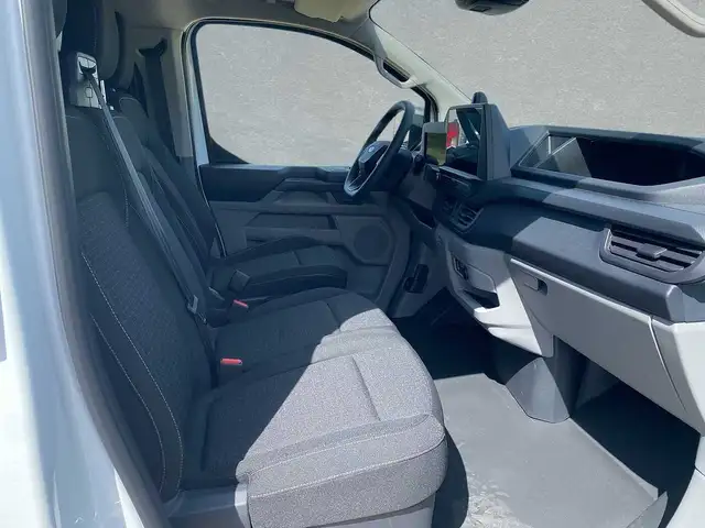 Ford Transit Custom view 3