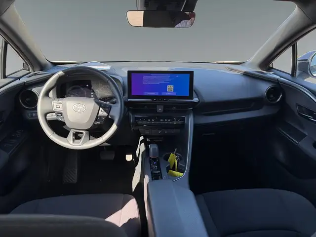 Toyota C-HR view 11