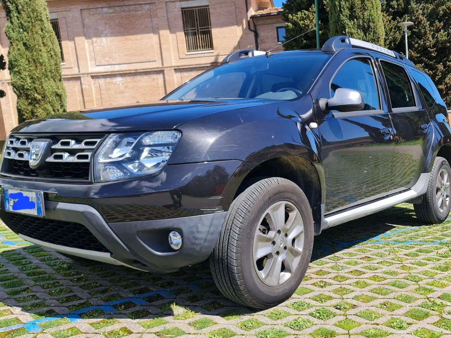 Dacia Duster 1.6 Laureate Gpl 4x2 105cv Nero - 1