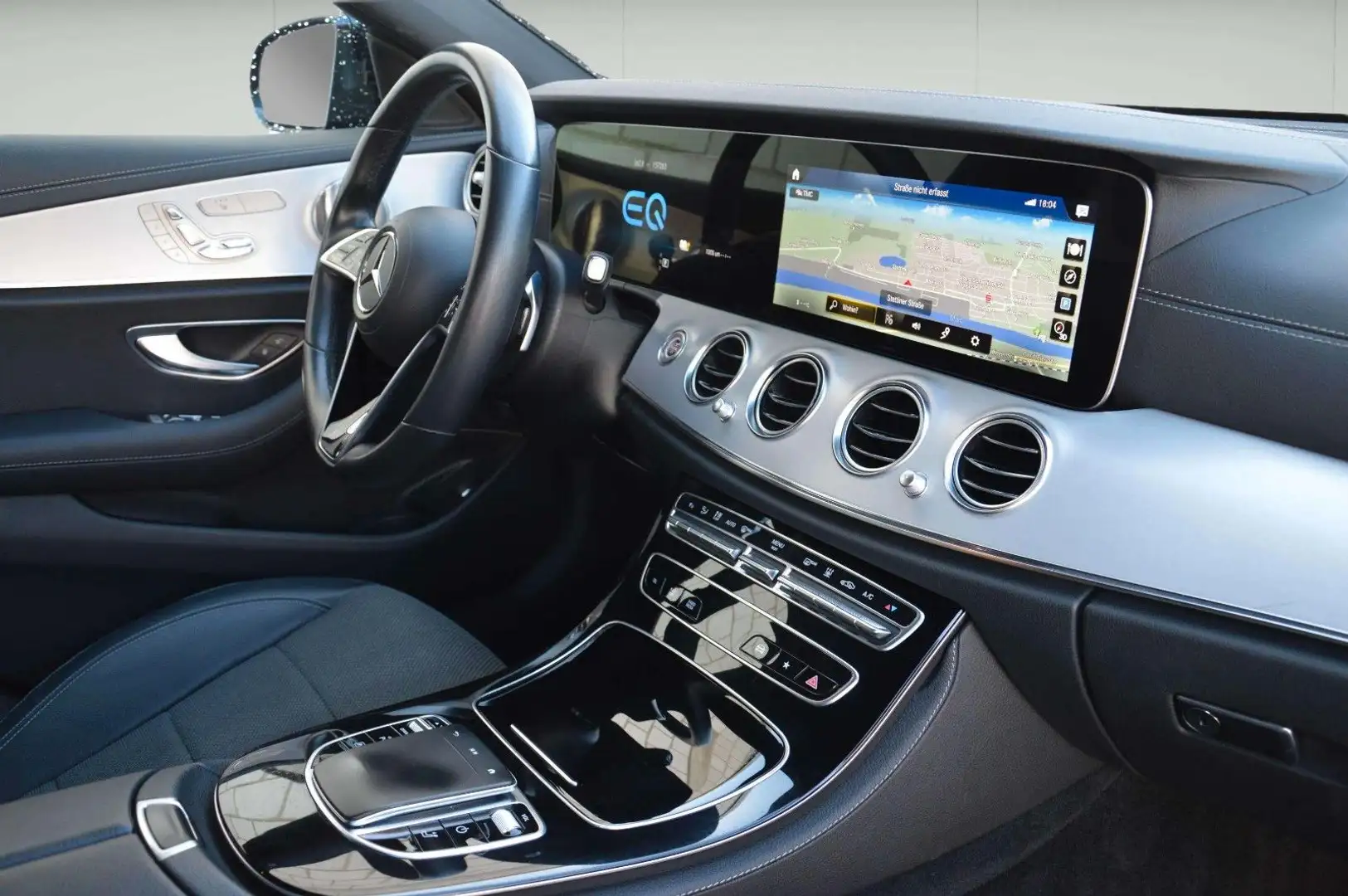 Mercedes-Benz E 300 de *Burmester|360°|AHK|Distr.|Multibeam* Schwarz - 2