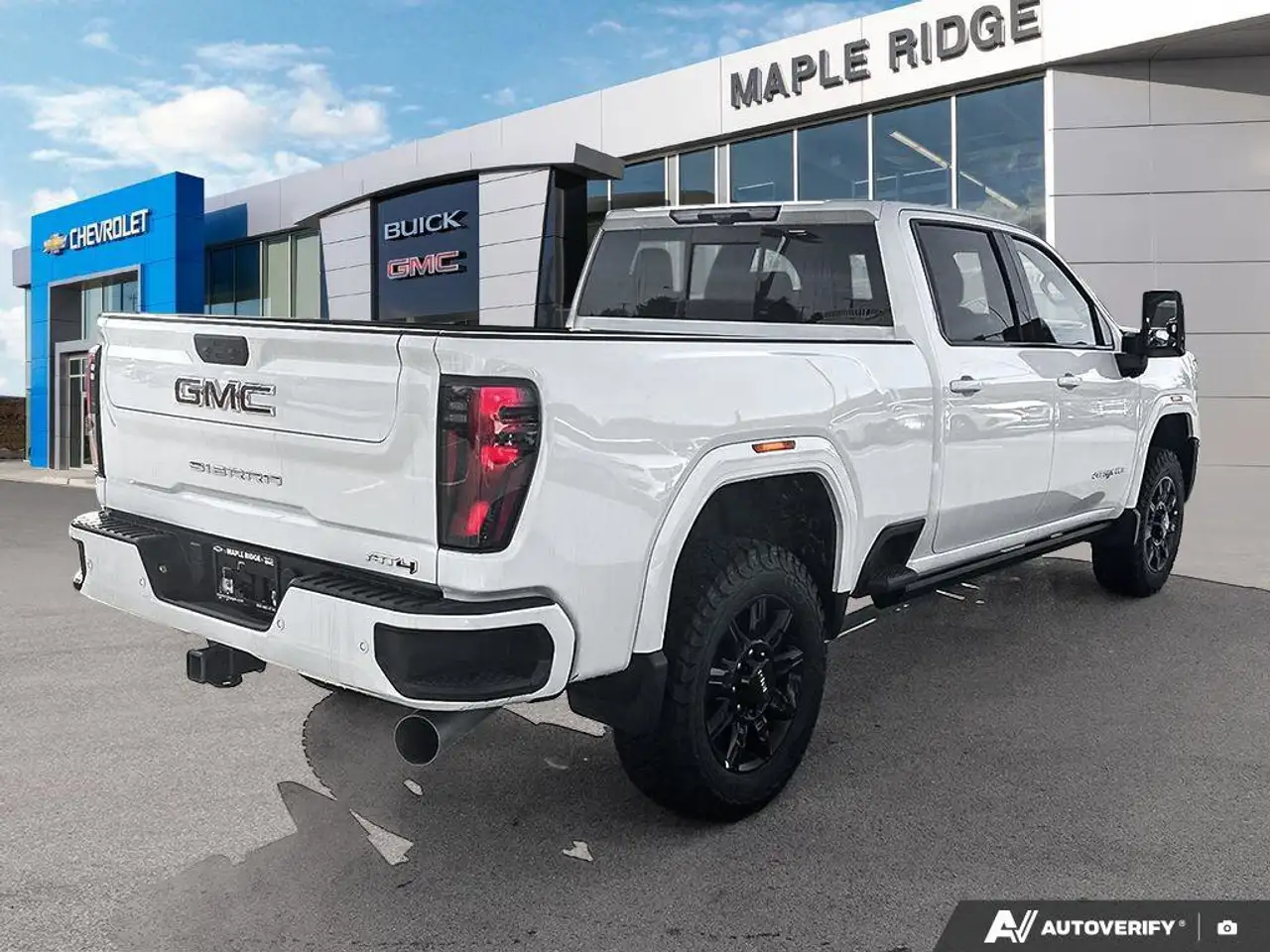 GMC Sierra 3500HD снимка GMC Sierra 3500HD